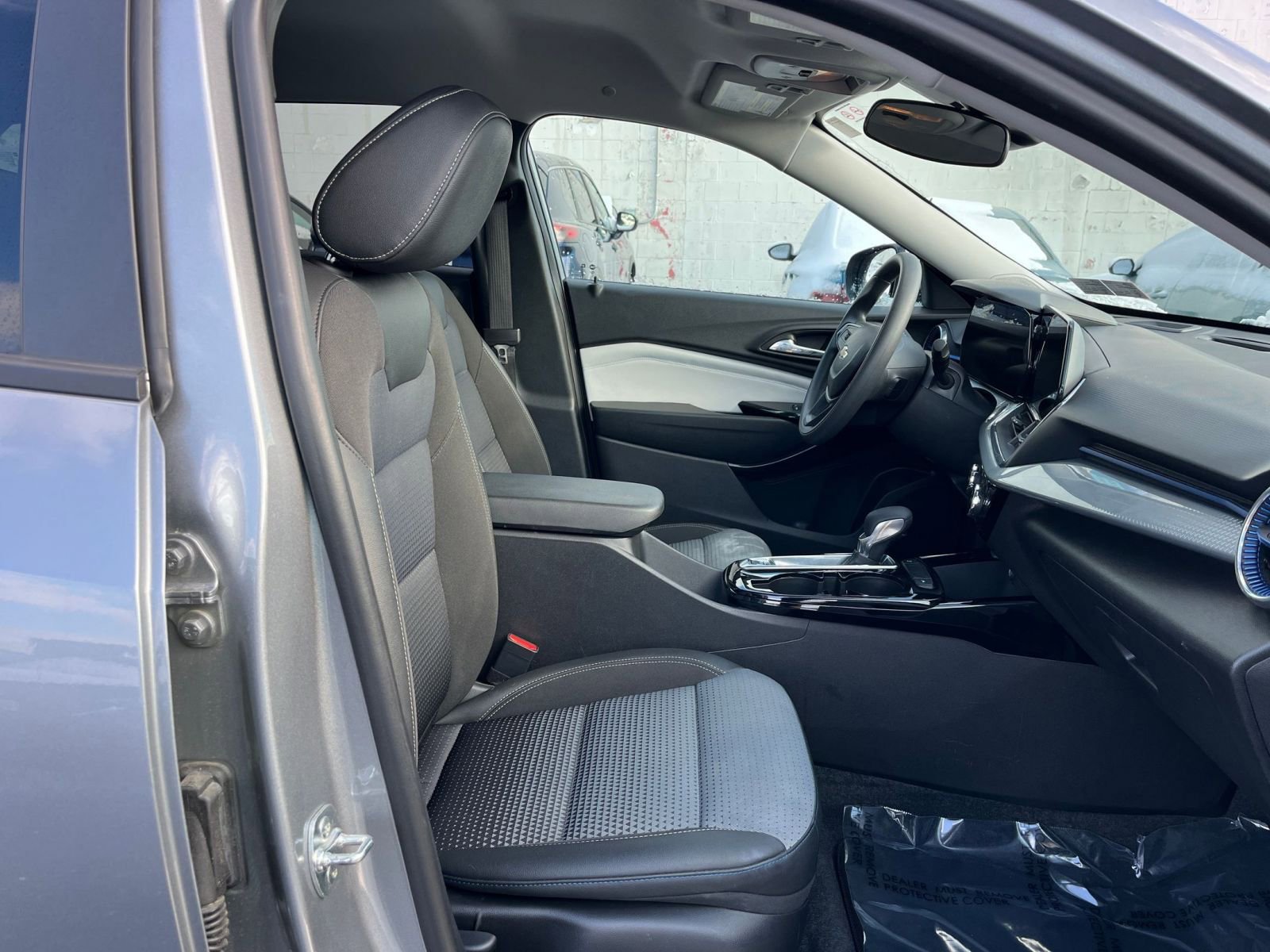 Thumbnail: 2025 Chevrolet Trax - 25