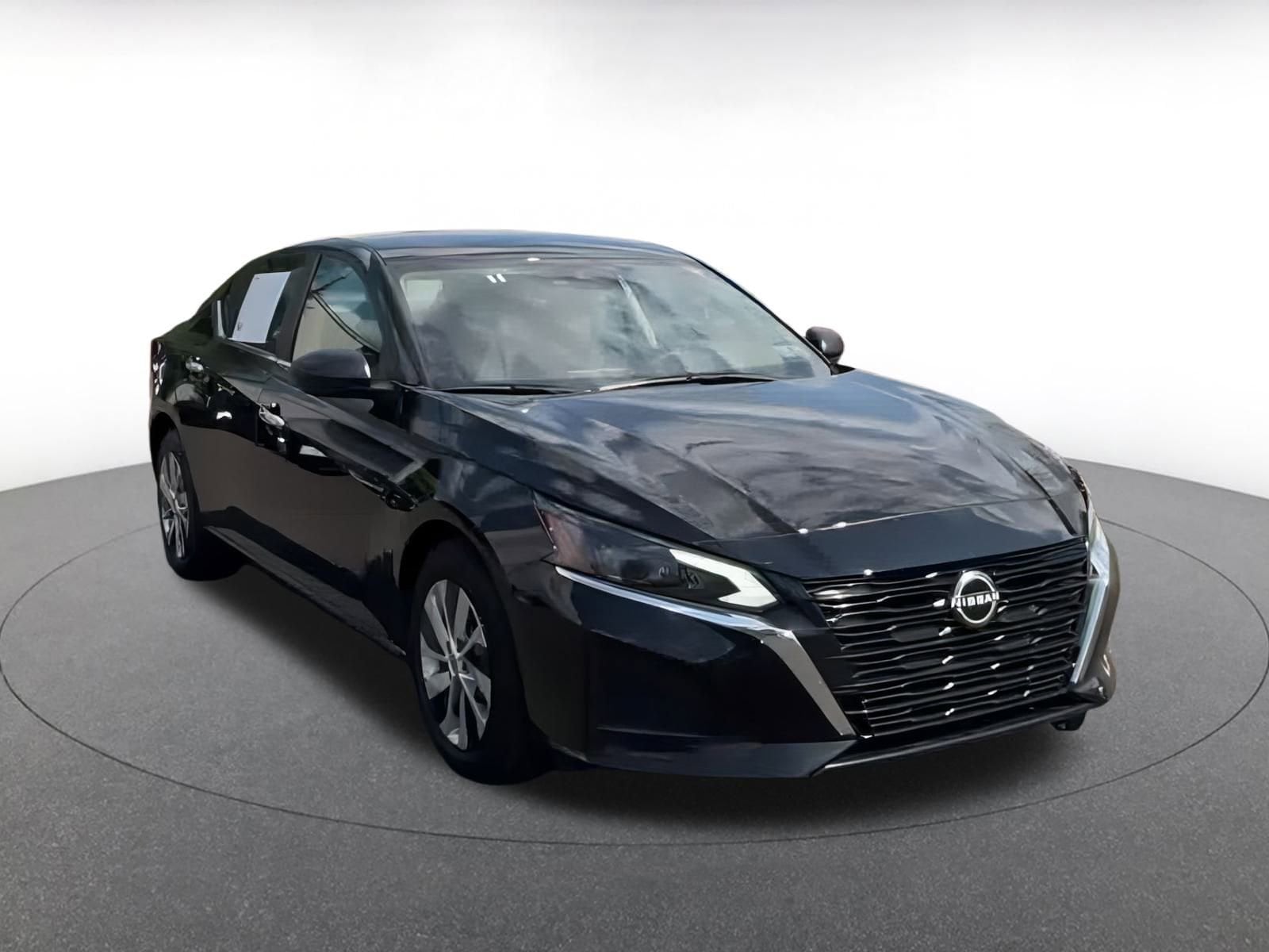 Thumbnail: 2024 Nissan Altima - 3