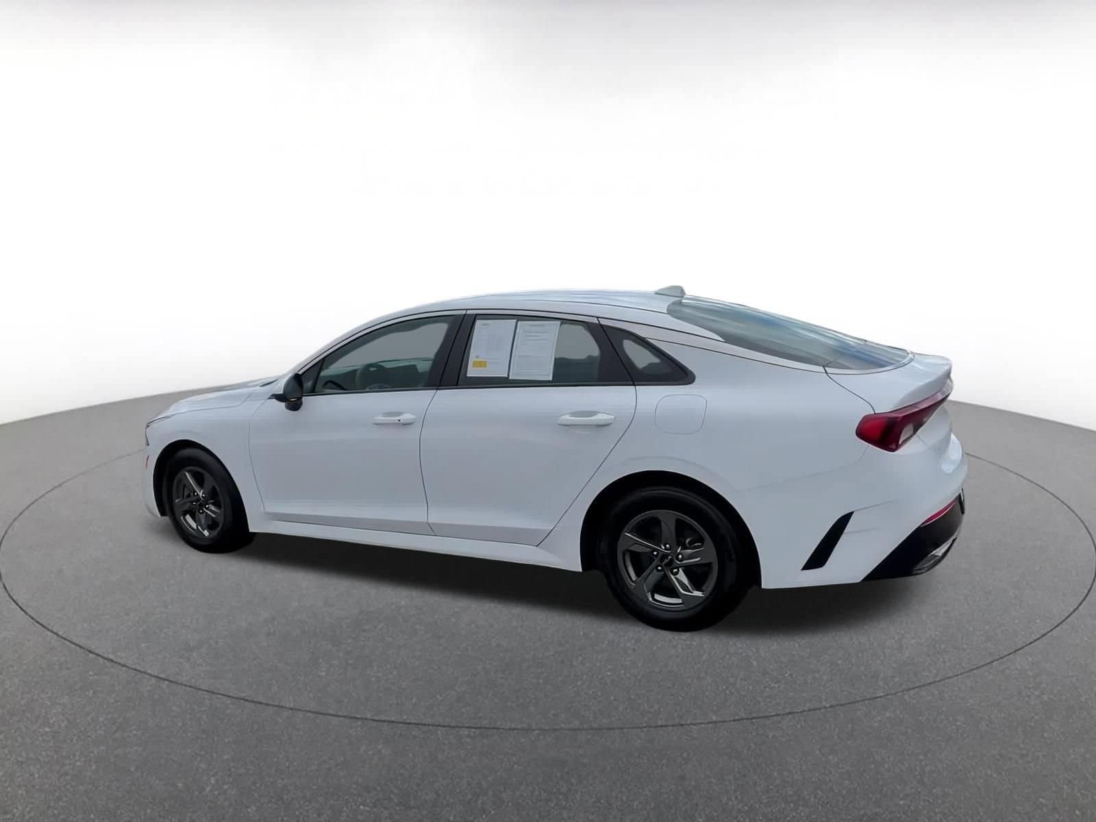 Thumbnail: 2023 Kia K5 - 10