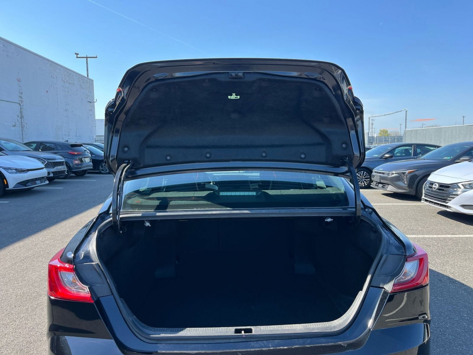 Thumbnail: 2025 Toyota Camry - 31