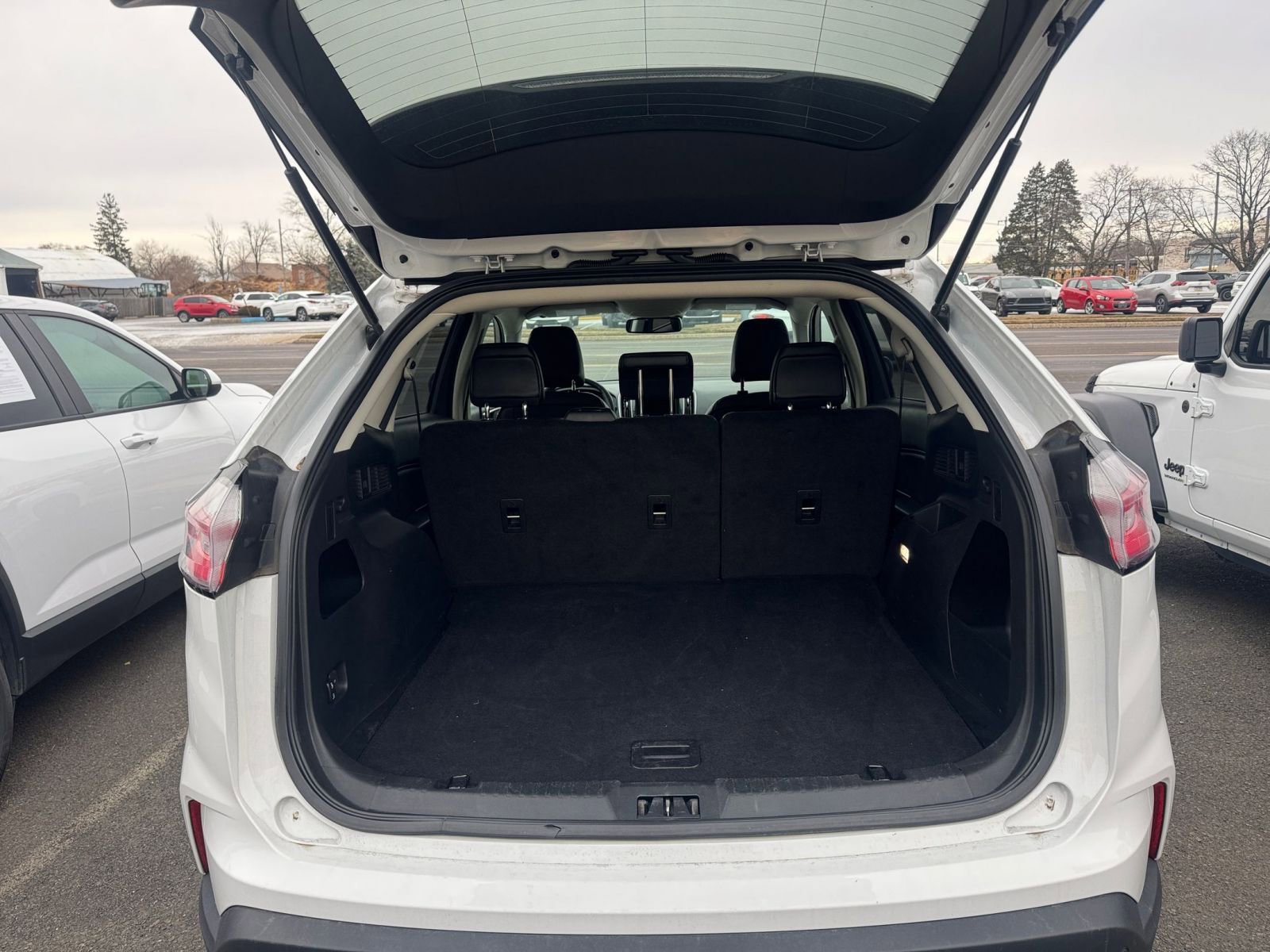 Thumbnail: 2024 Ford Edge - 31