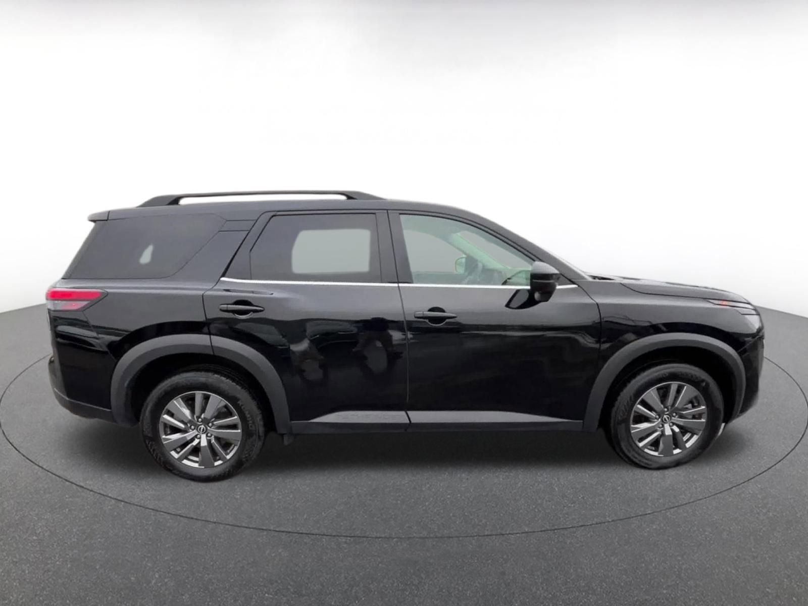 Thumbnail: 2025 Nissan Pathfinder - 16