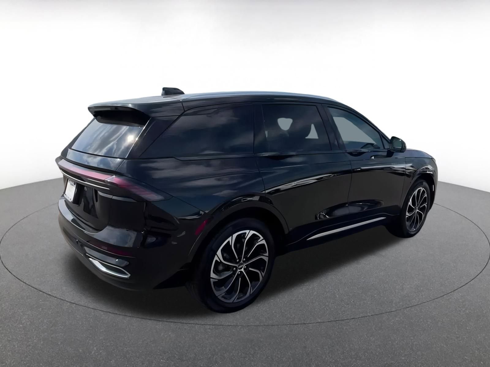 Thumbnail: 2024 Lincoln Nautilus - 14