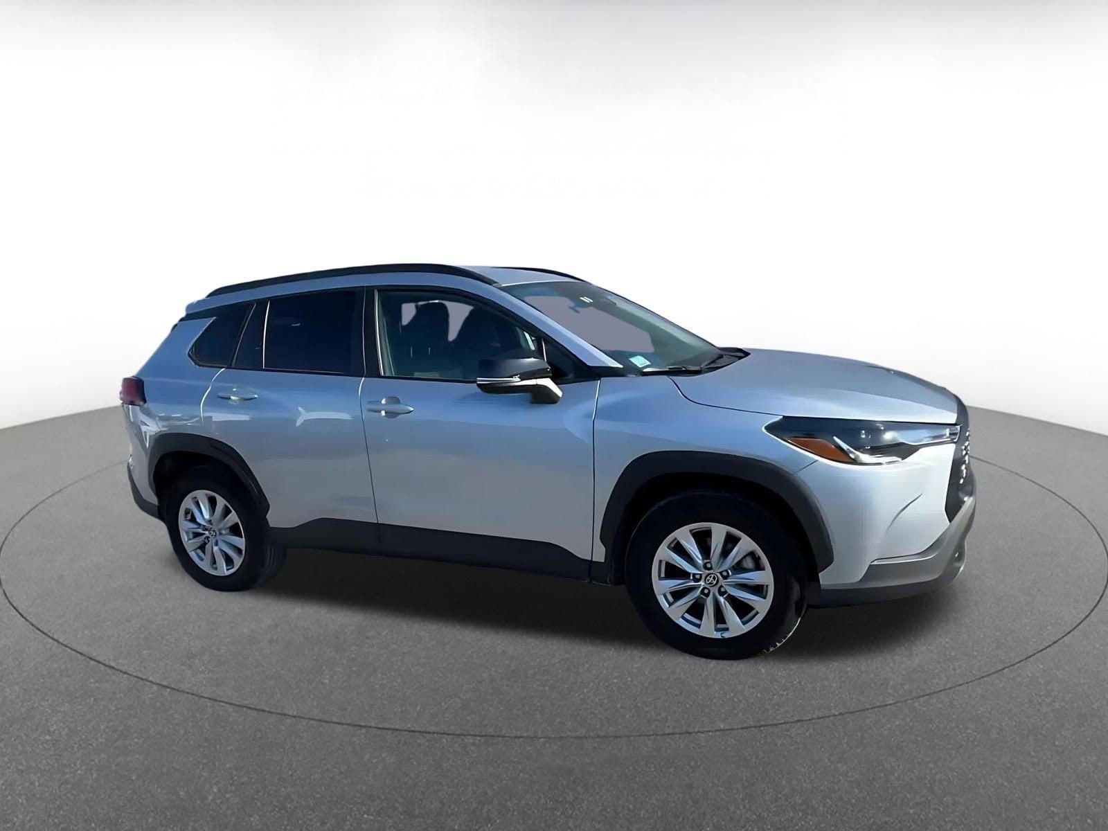 Thumbnail: 2025 Toyota Corolla Cross - 2