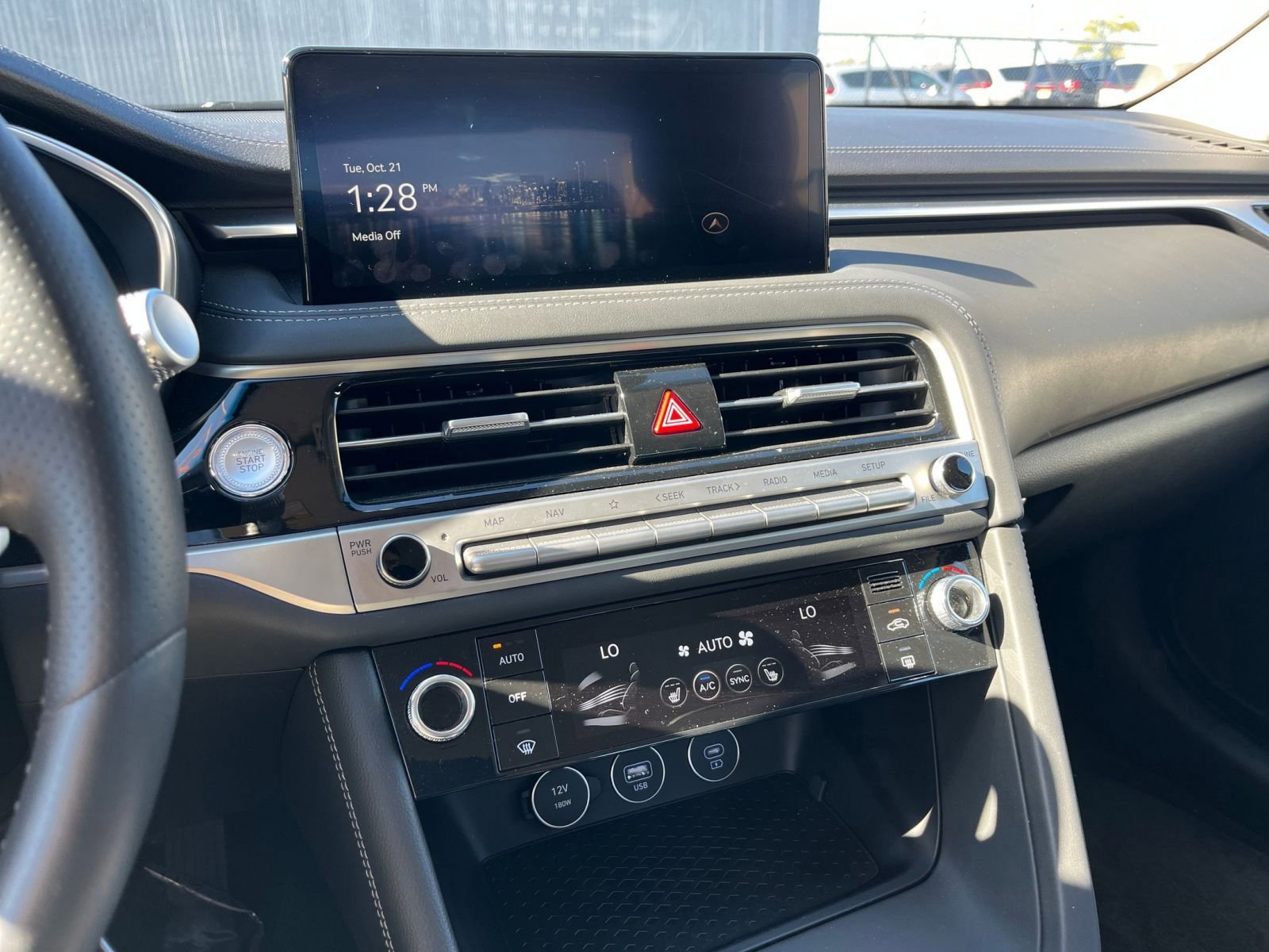 Thumbnail: 2025 Genesis G70 - 21