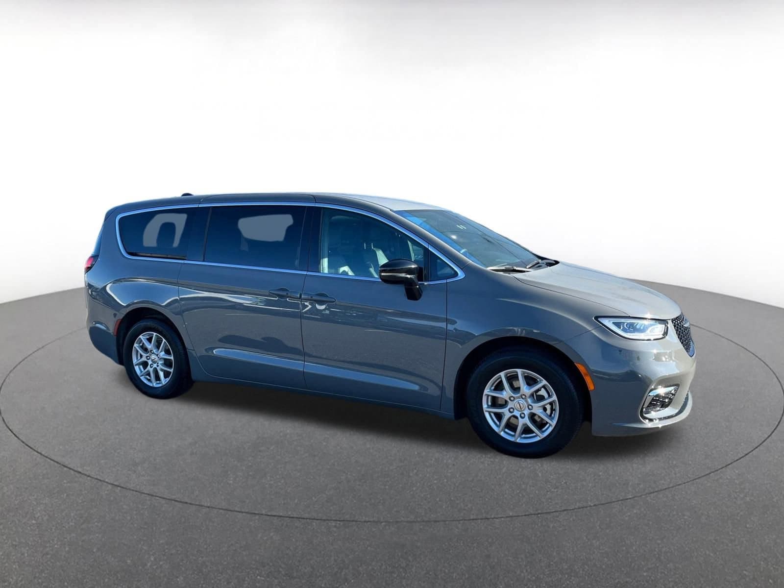 Thumbnail: 2025 Chrysler Pacifica - 1