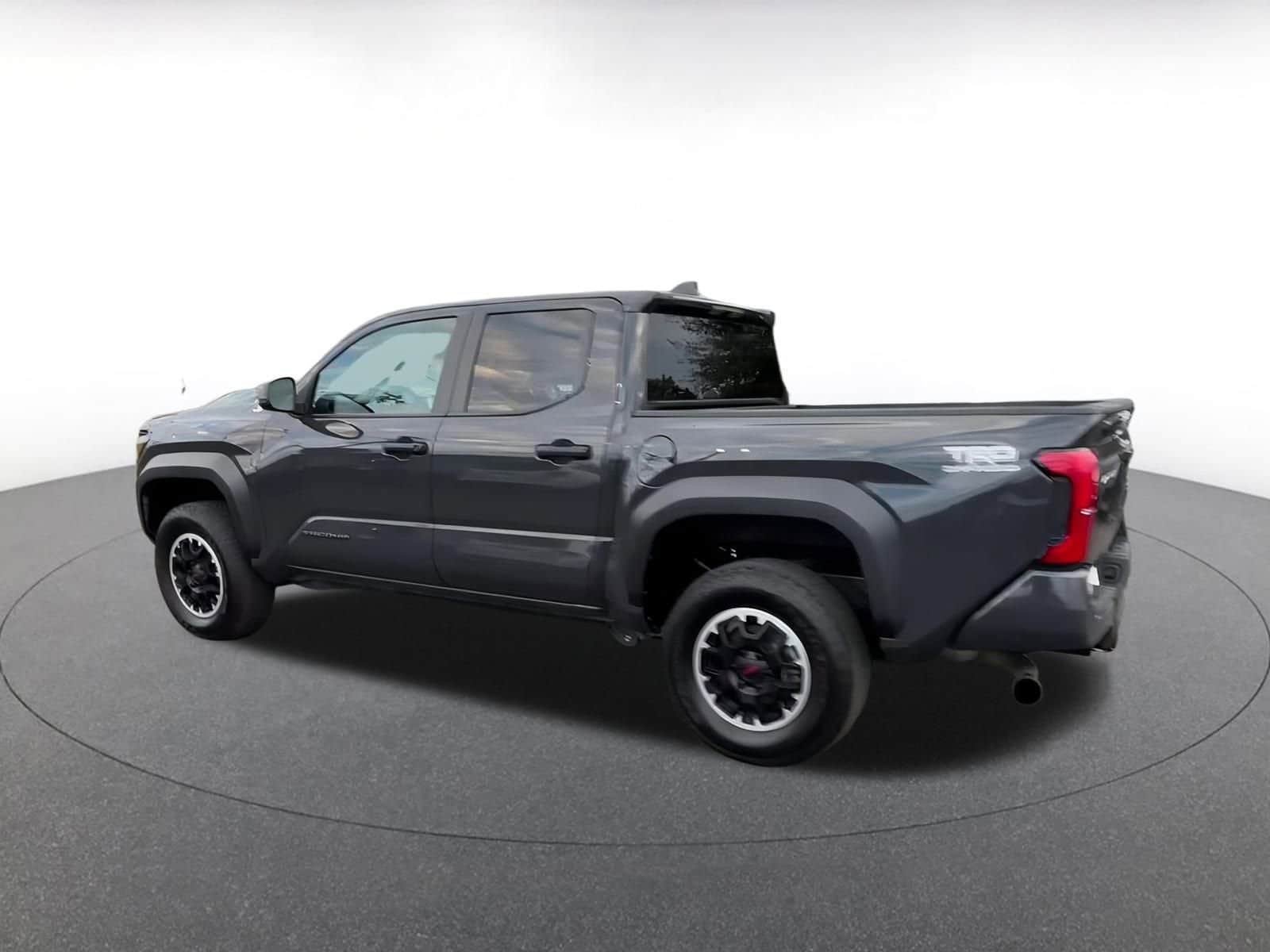 Thumbnail: 2024 Toyota Tacoma - 10