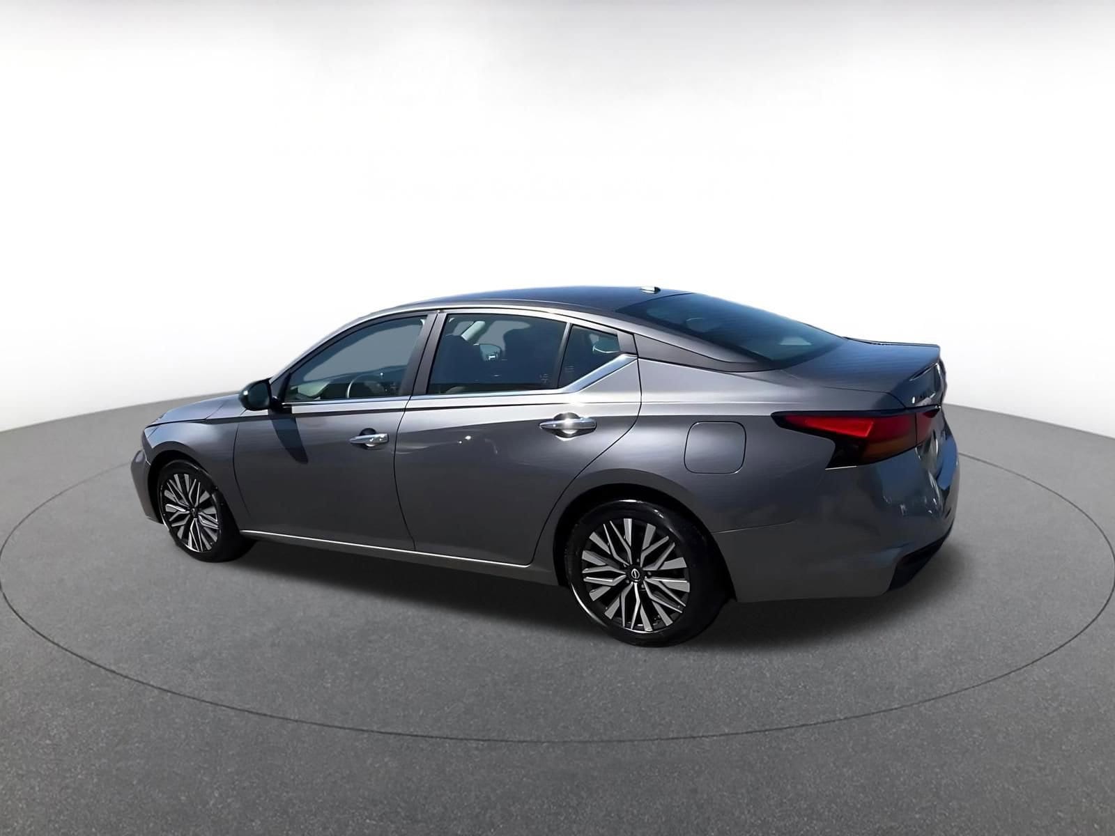 Thumbnail: 2025 Nissan Altima - 10