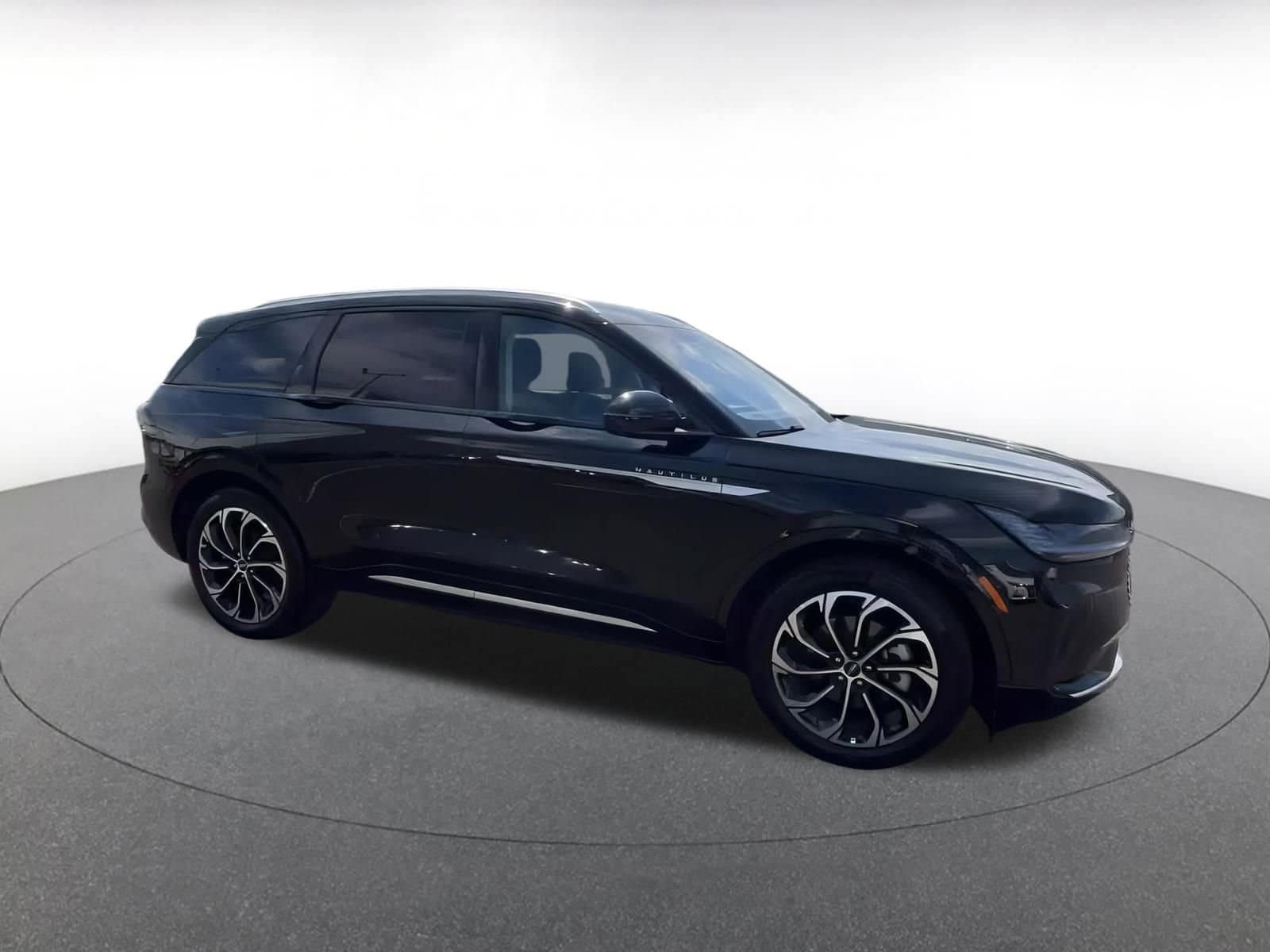 Thumbnail: 2024 Lincoln Nautilus - 2