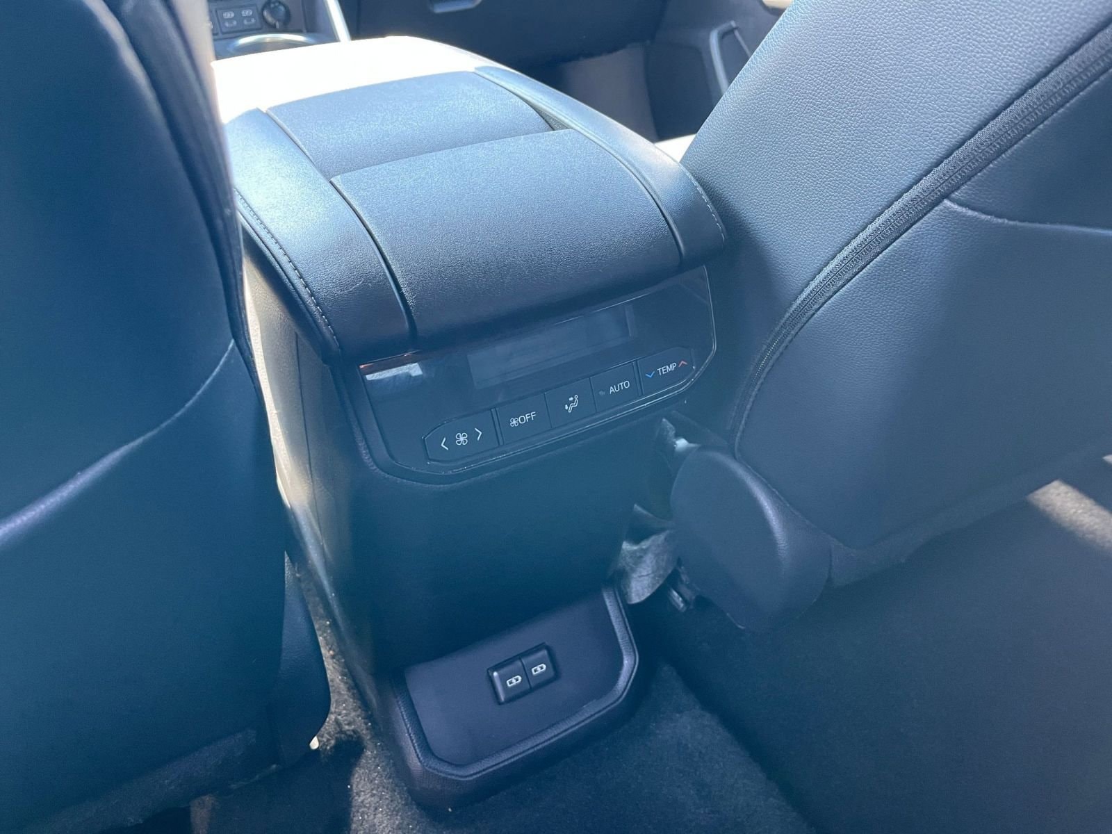 Thumbnail: 2024 Toyota Highlander - 24