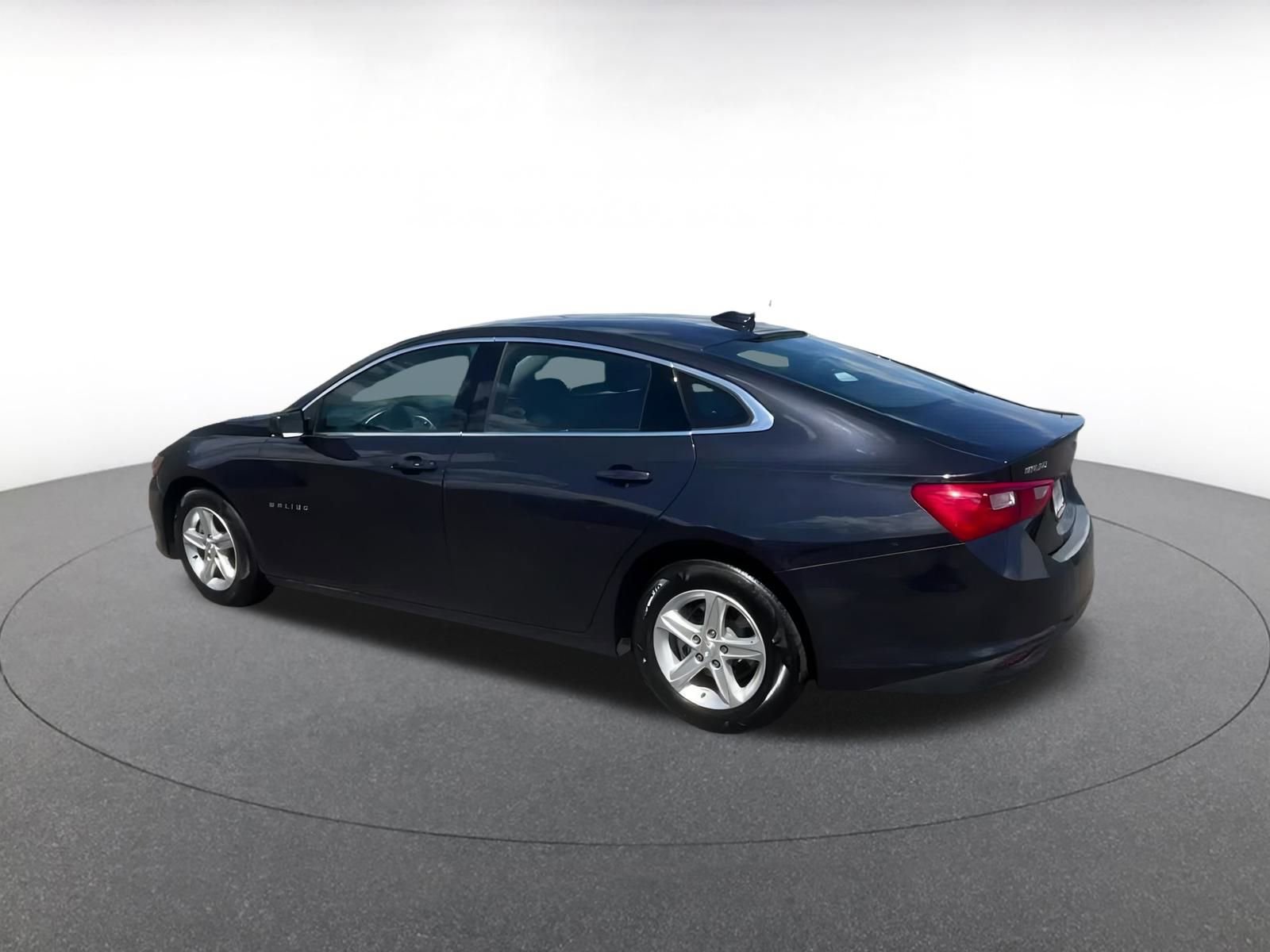 Thumbnail: 2023 Chevrolet Malibu - 10