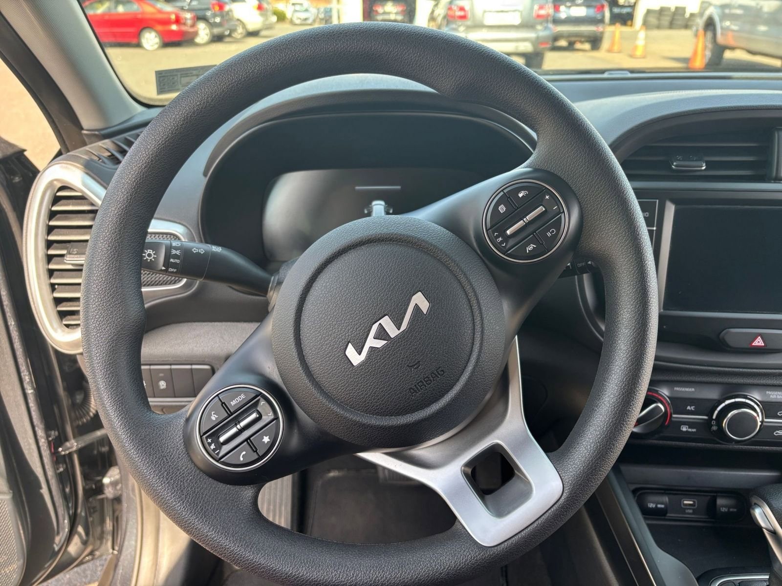 2024 Kia Soul LX 28
