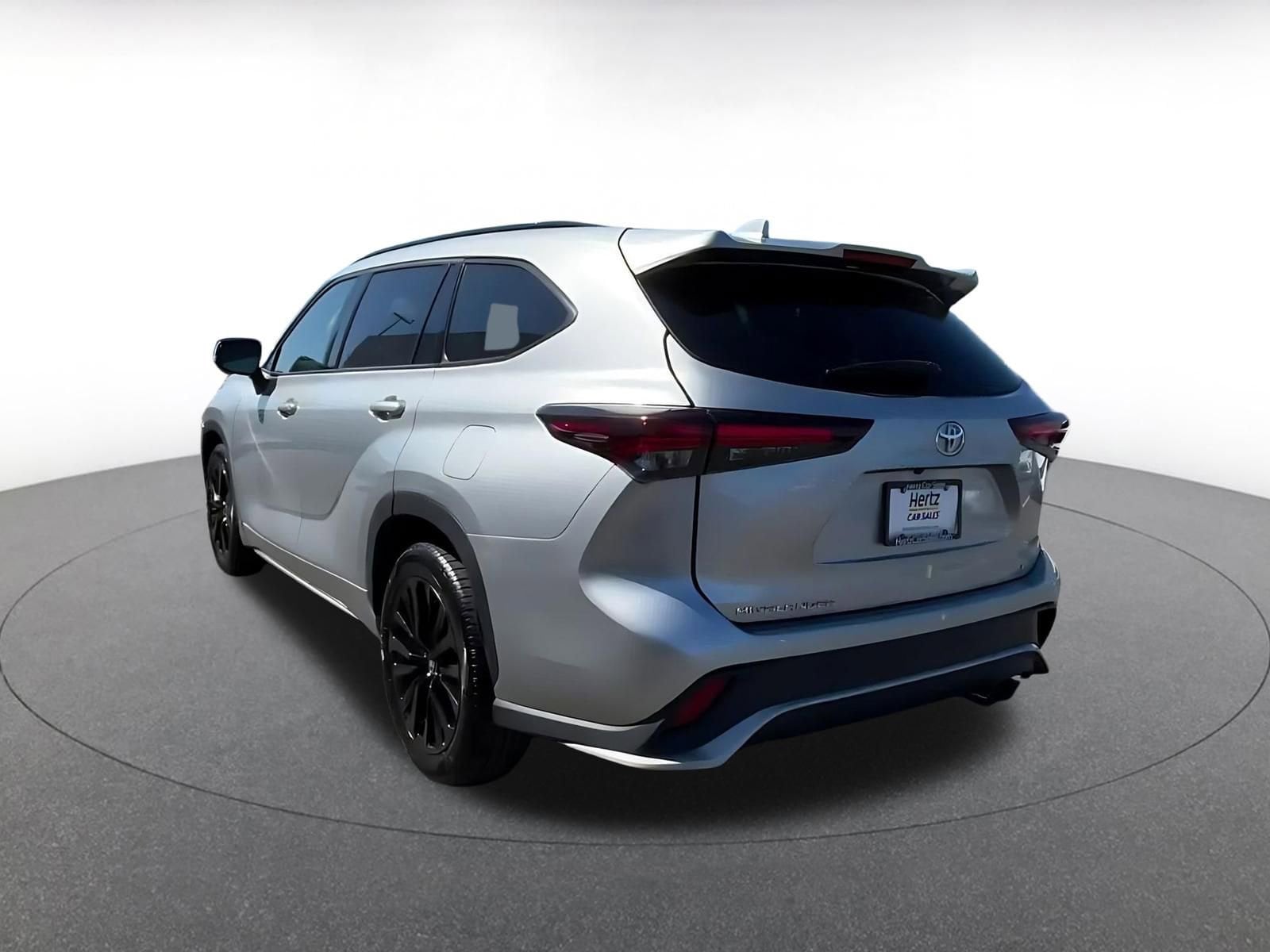 Thumbnail: 2024 Toyota Highlander - 10