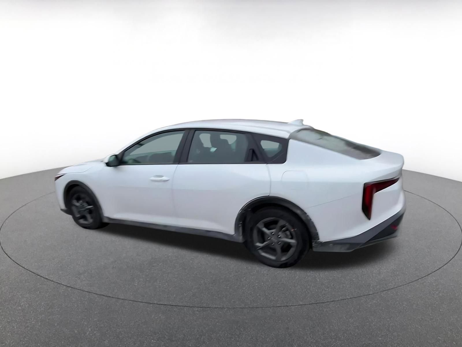 Thumbnail: 2025 Kia K4 - 10