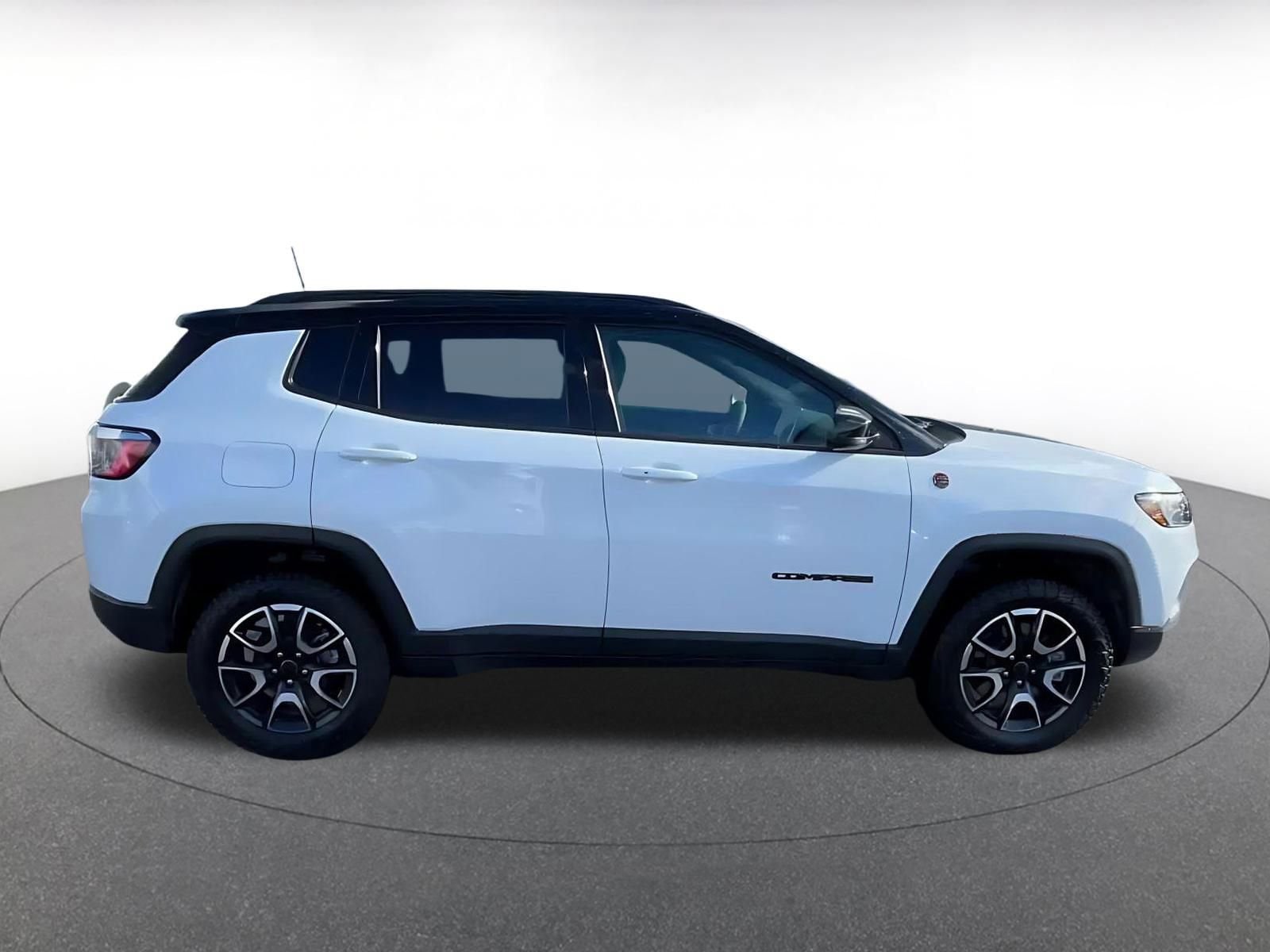 Thumbnail: 2025 Jeep Compass - 16