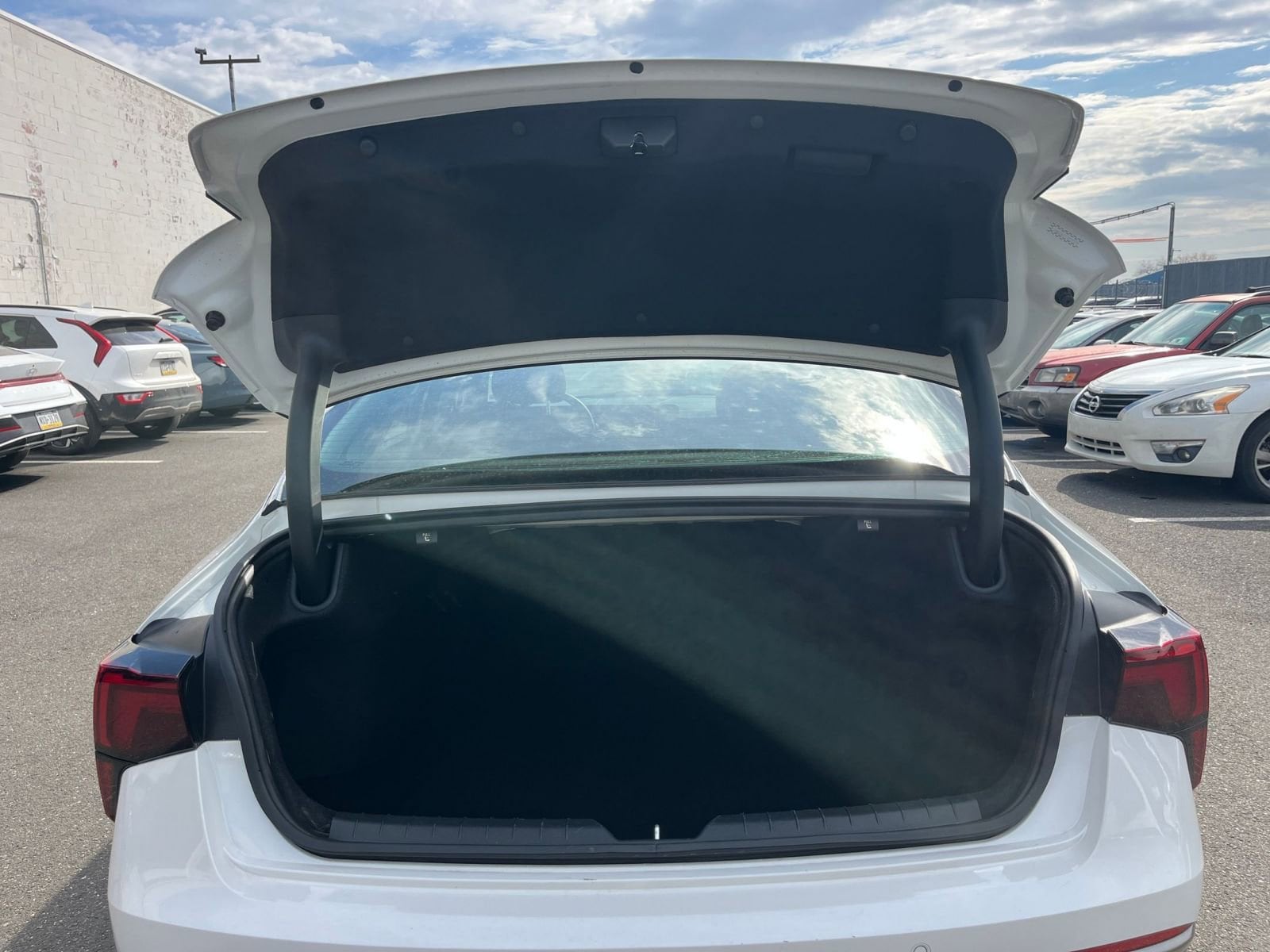 Thumbnail: 2025 Kia K5 - 31