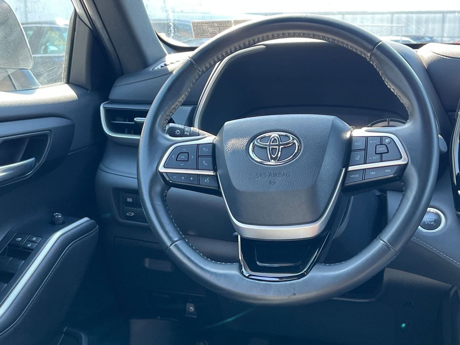 Thumbnail: 2024 Toyota Highlander - 29