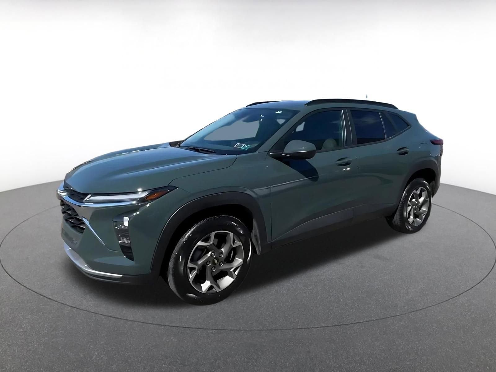 Thumbnail: 2025 Chevrolet Trax - 8