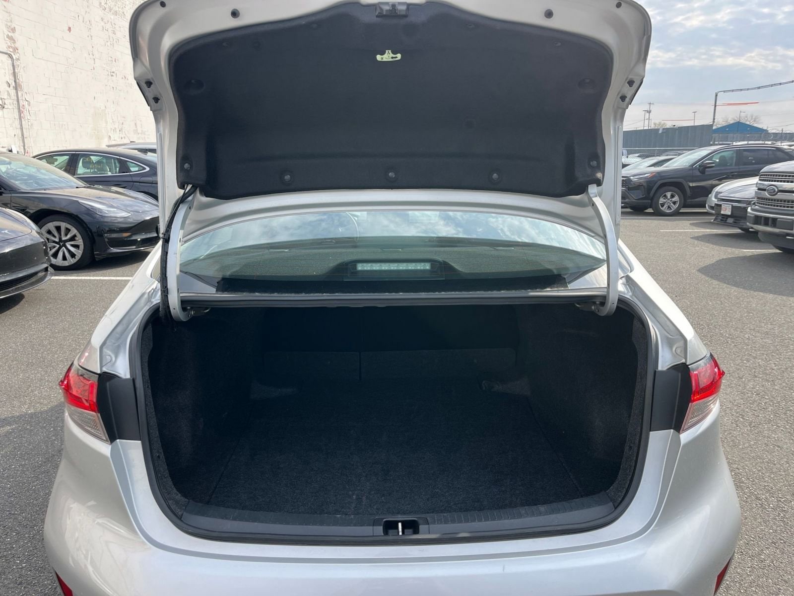 Thumbnail: 2025 Toyota Corolla - 30