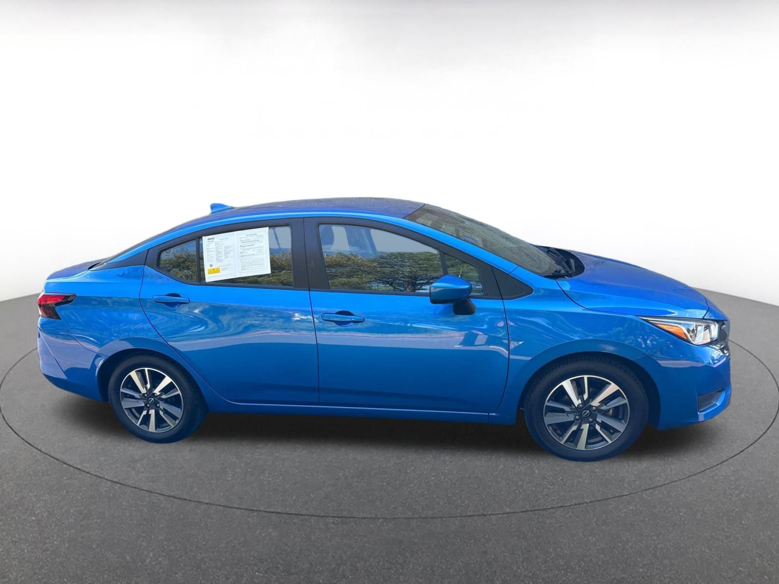 2023 Nissan Versa 1.6 SV 15