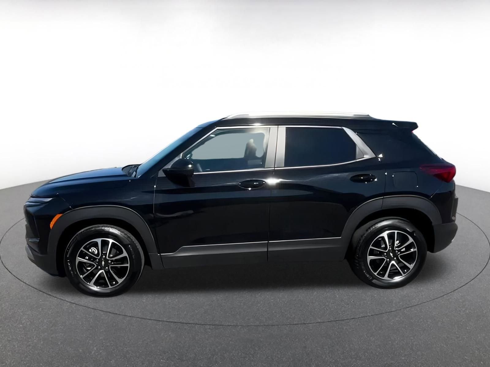 Thumbnail: 2025 Chevrolet TrailBlazer - 9