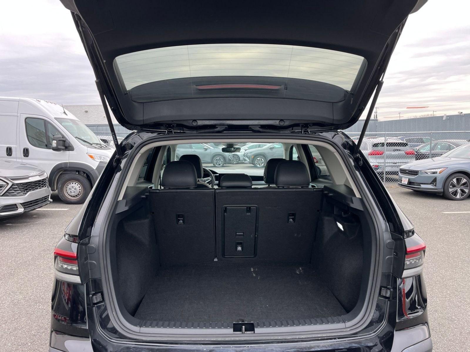 Thumbnail: 2025 Volkswagen Taos - 31