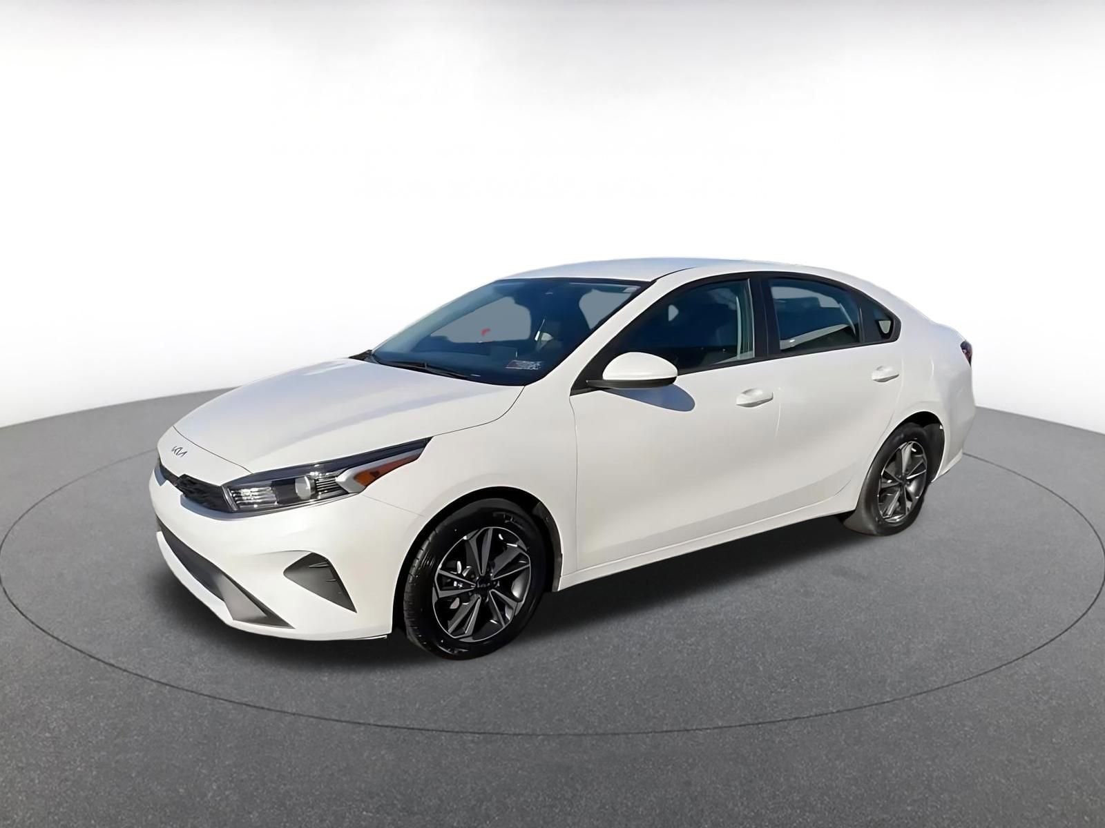Thumbnail: 2024 Kia Forte - 8