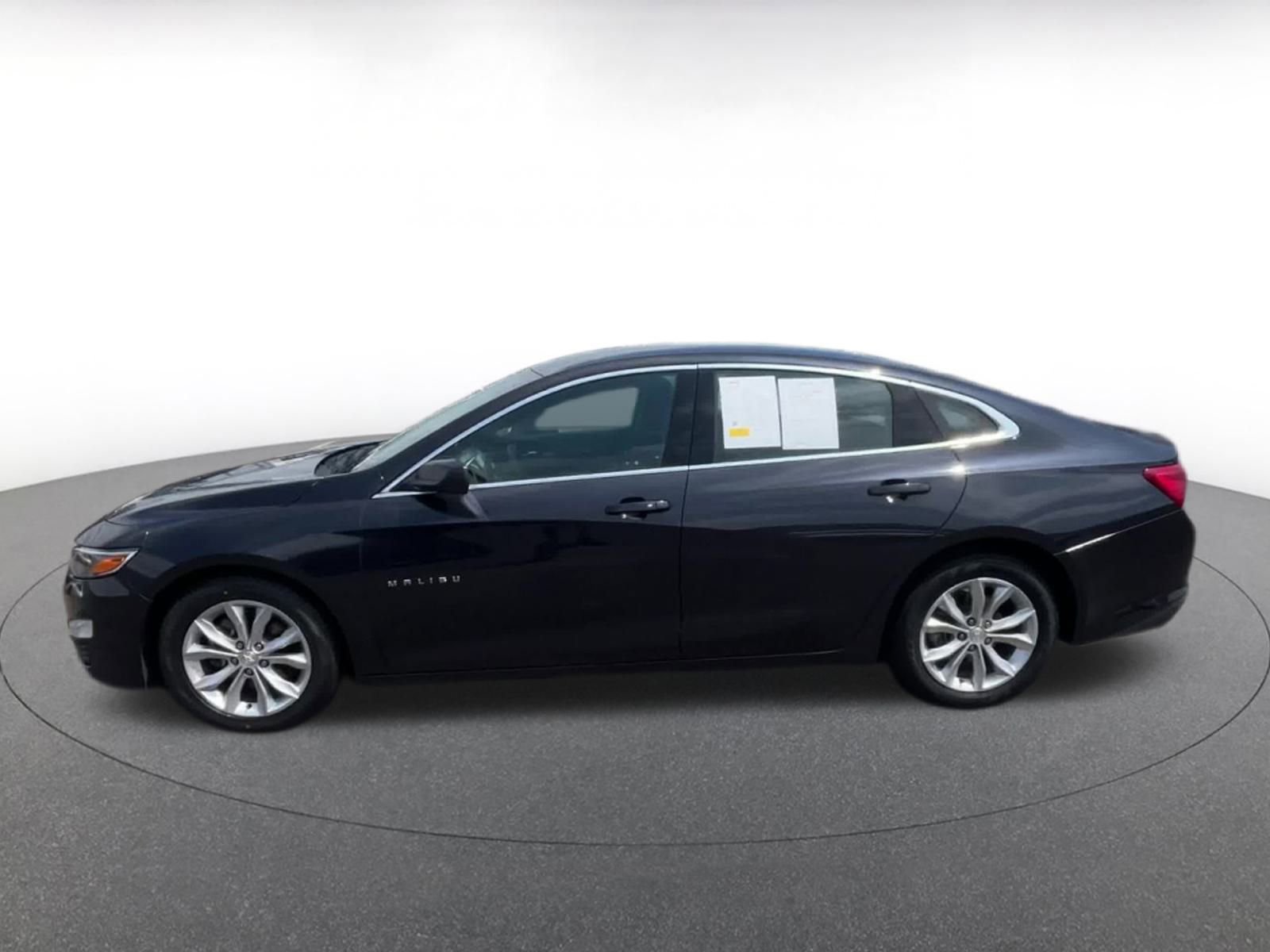 Thumbnail: 2023 Chevrolet Malibu - 8