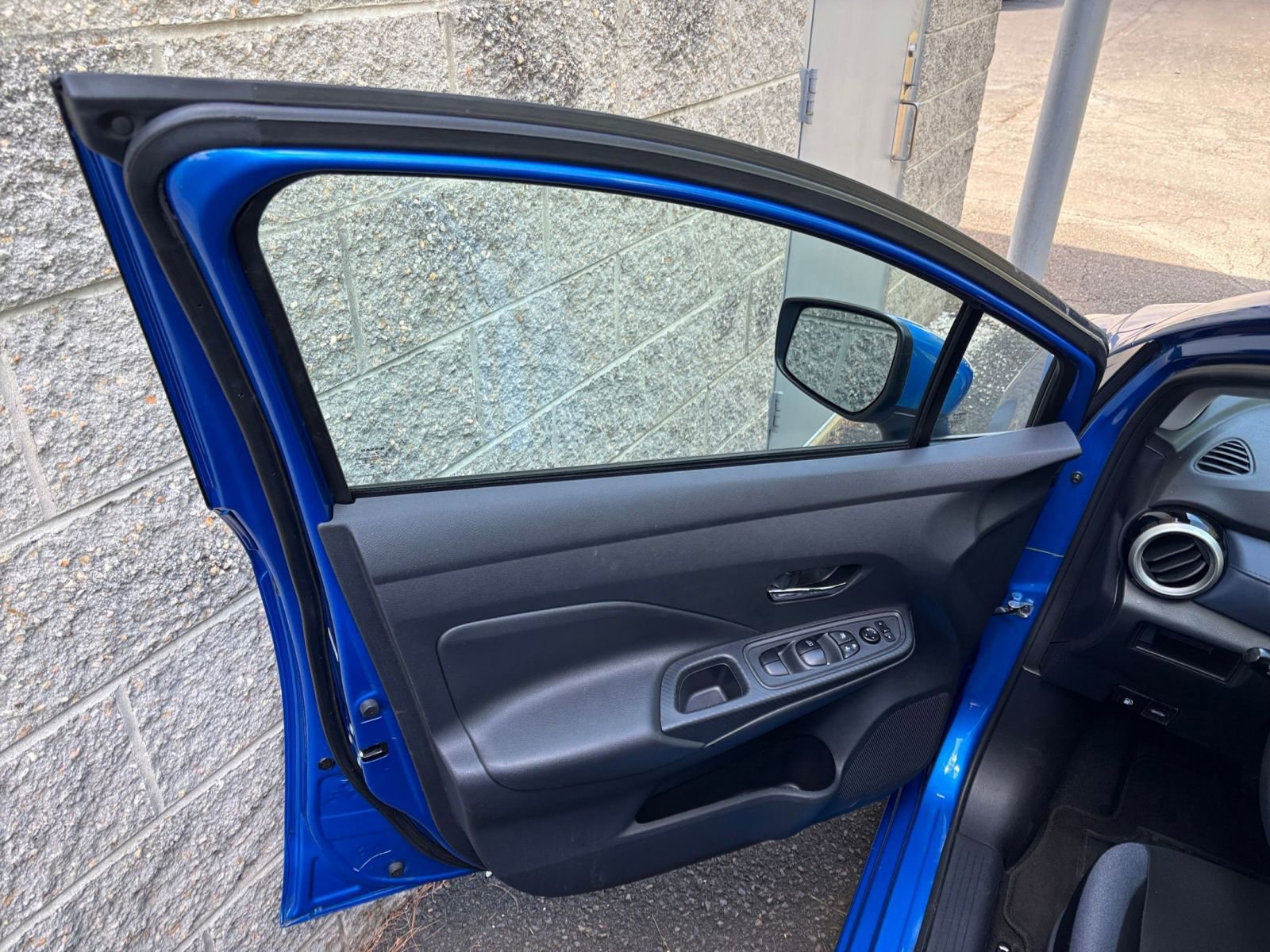 2023 Nissan Versa 1.6 SV 20