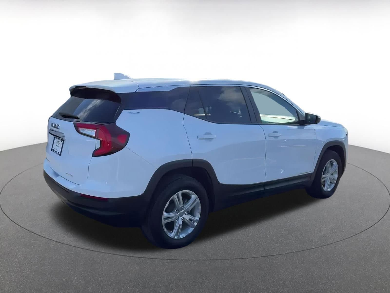 2024 GMC Terrain SLE 15