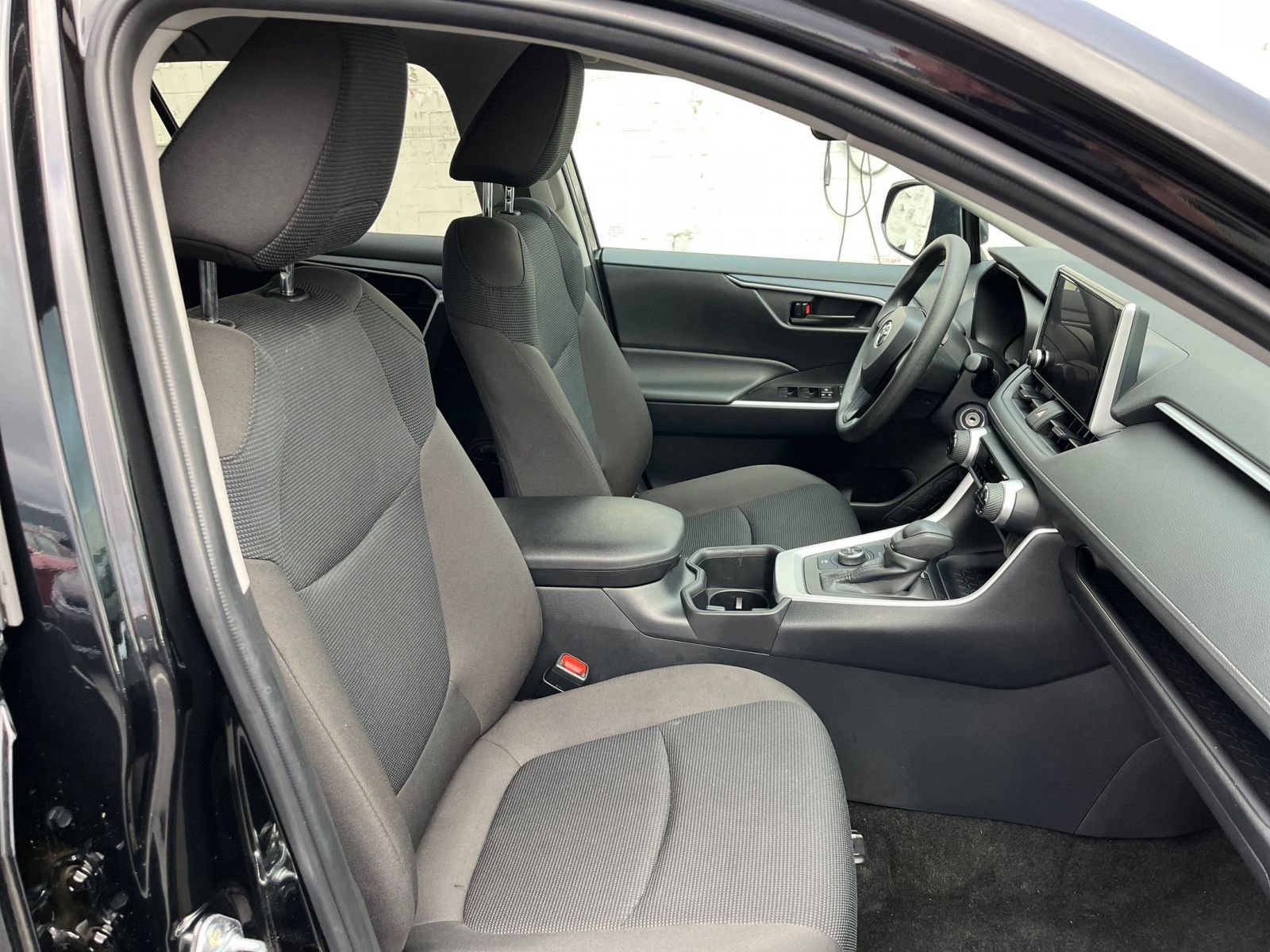 Thumbnail: 2025 Toyota RAV4 - 35