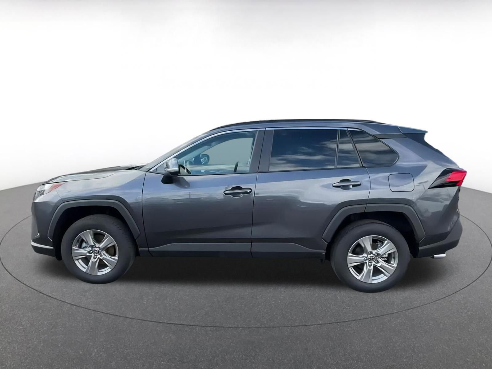 2024 Toyota RAV4 XLE 8