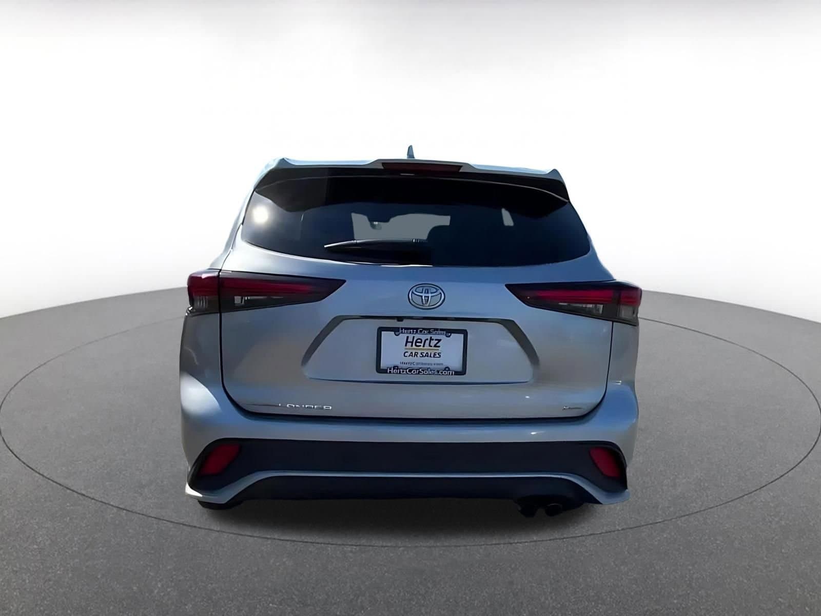 Thumbnail: 2024 Toyota Highlander - 11