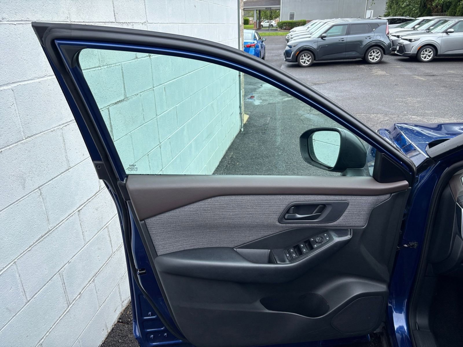 2023 Nissan Rogue S 20