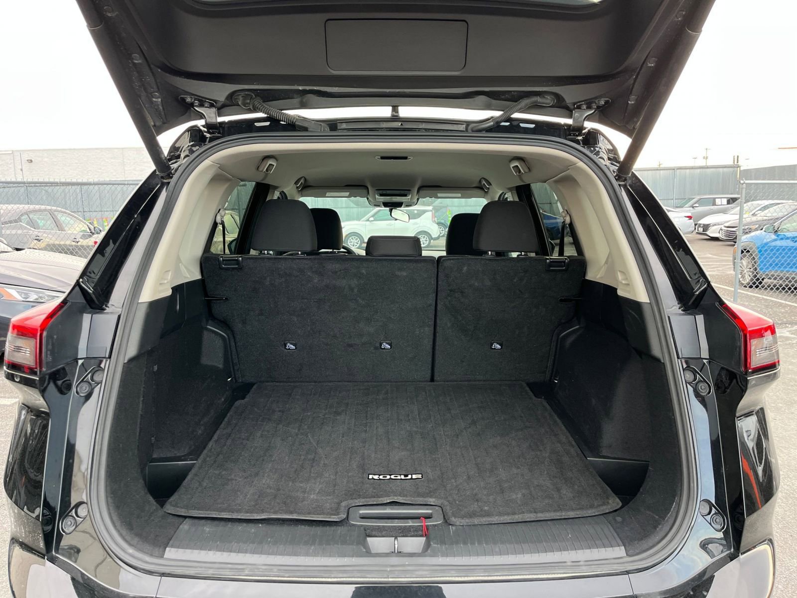 Thumbnail: 2025 Nissan Rogue - 32