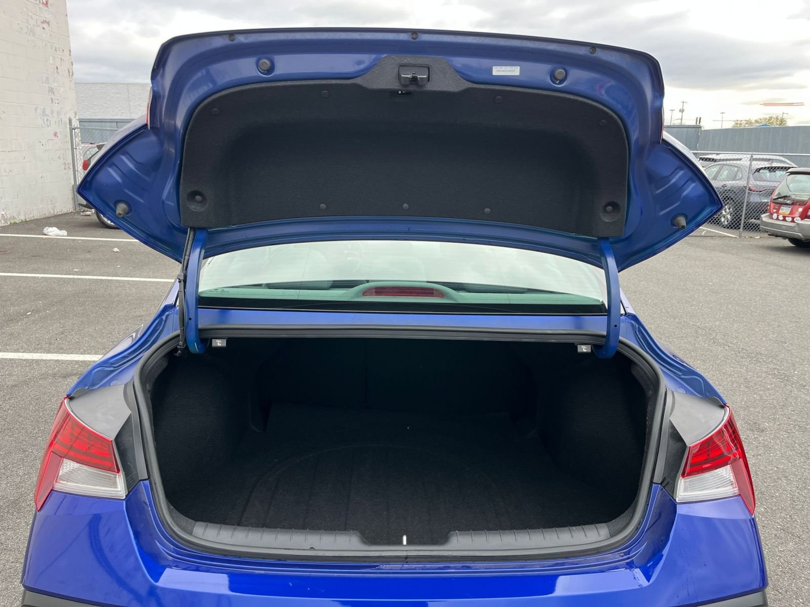 Thumbnail: 2025 Hyundai Elantra - 30