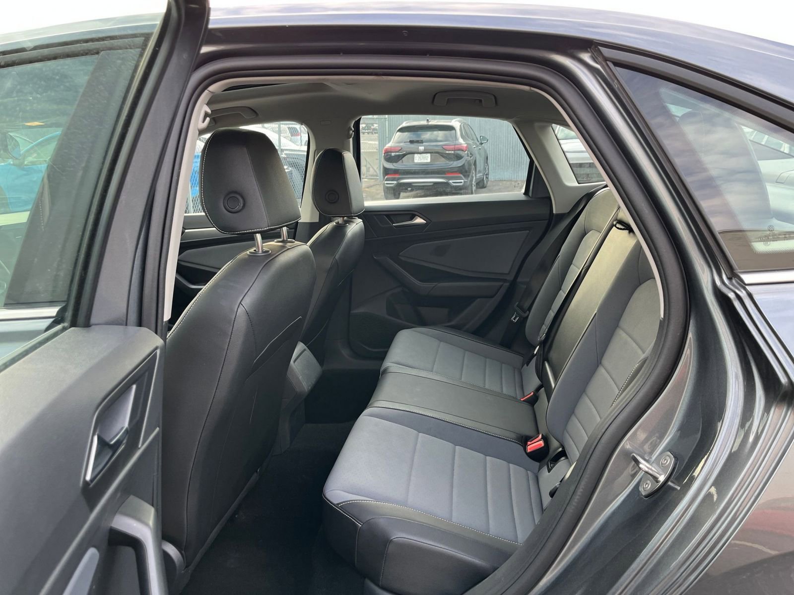 Thumbnail: 2025 Volkswagen Jetta - 24