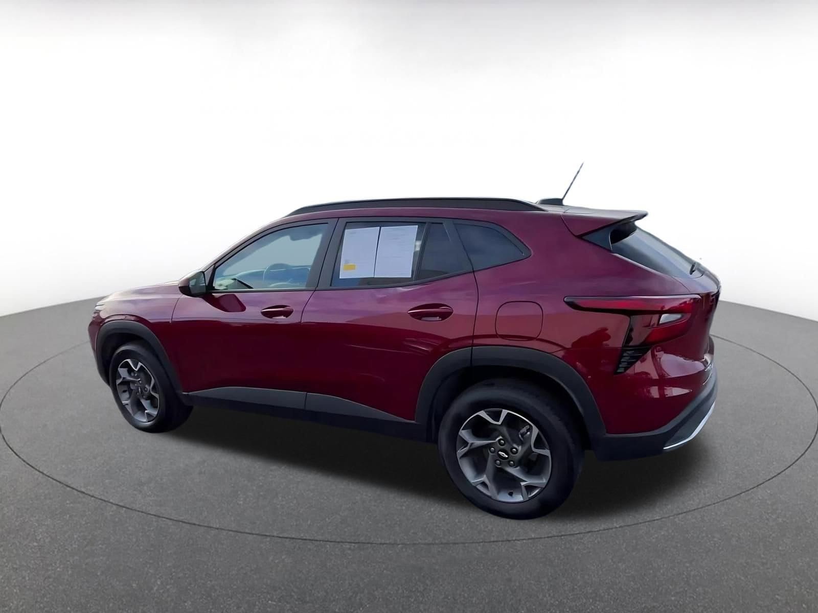 Thumbnail: 2025 Chevrolet Trax - 10