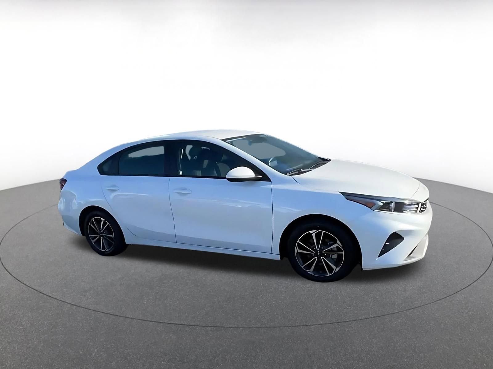 Thumbnail: 2024 Kia Forte - 2