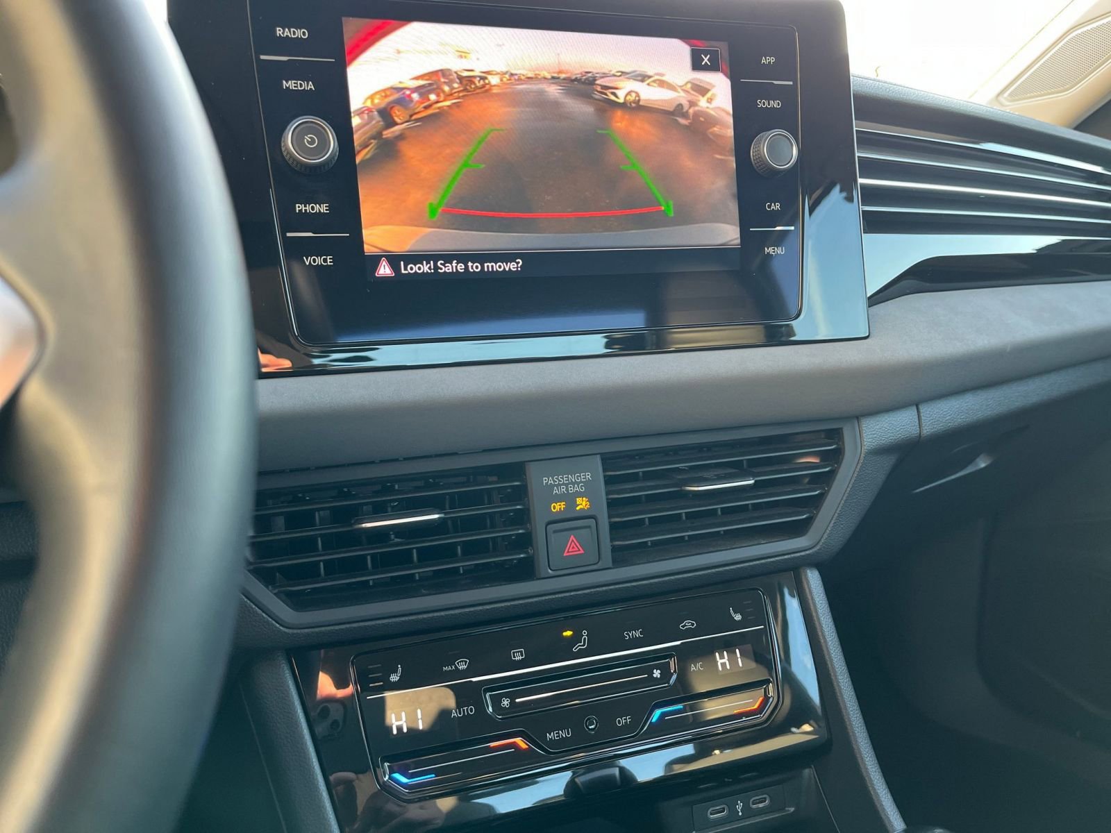 Thumbnail: 2025 Volkswagen Jetta - 21