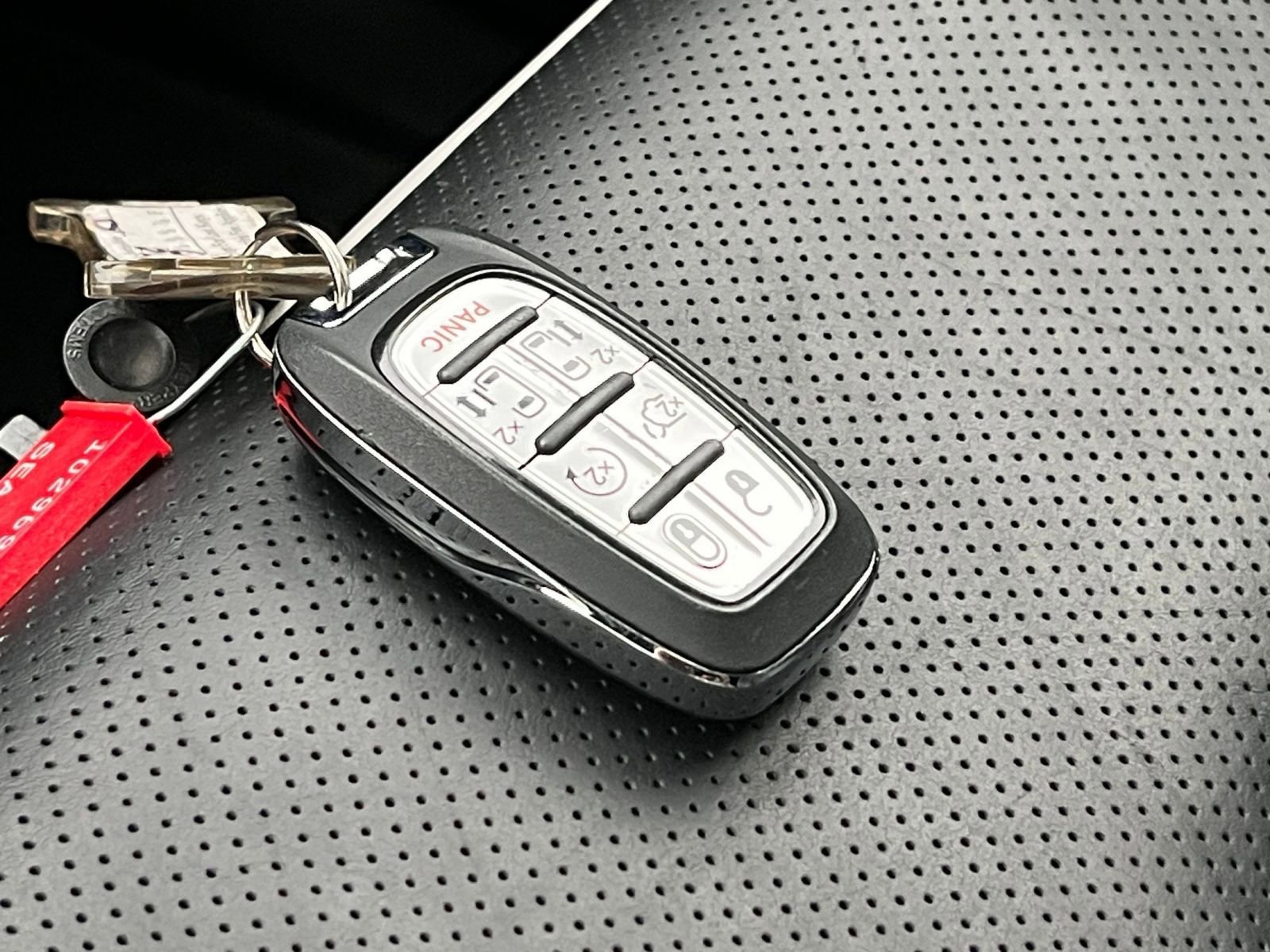 Thumbnail: 2025 Chrysler Pacifica - 27