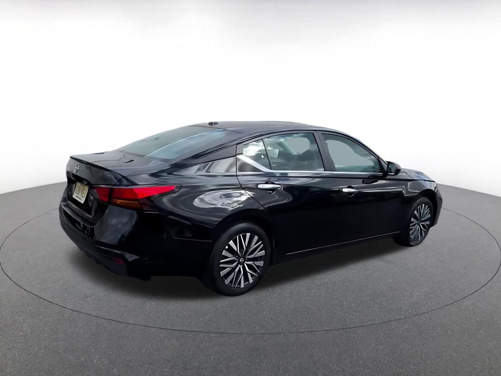 Thumbnail: 2025 Nissan Altima - 14