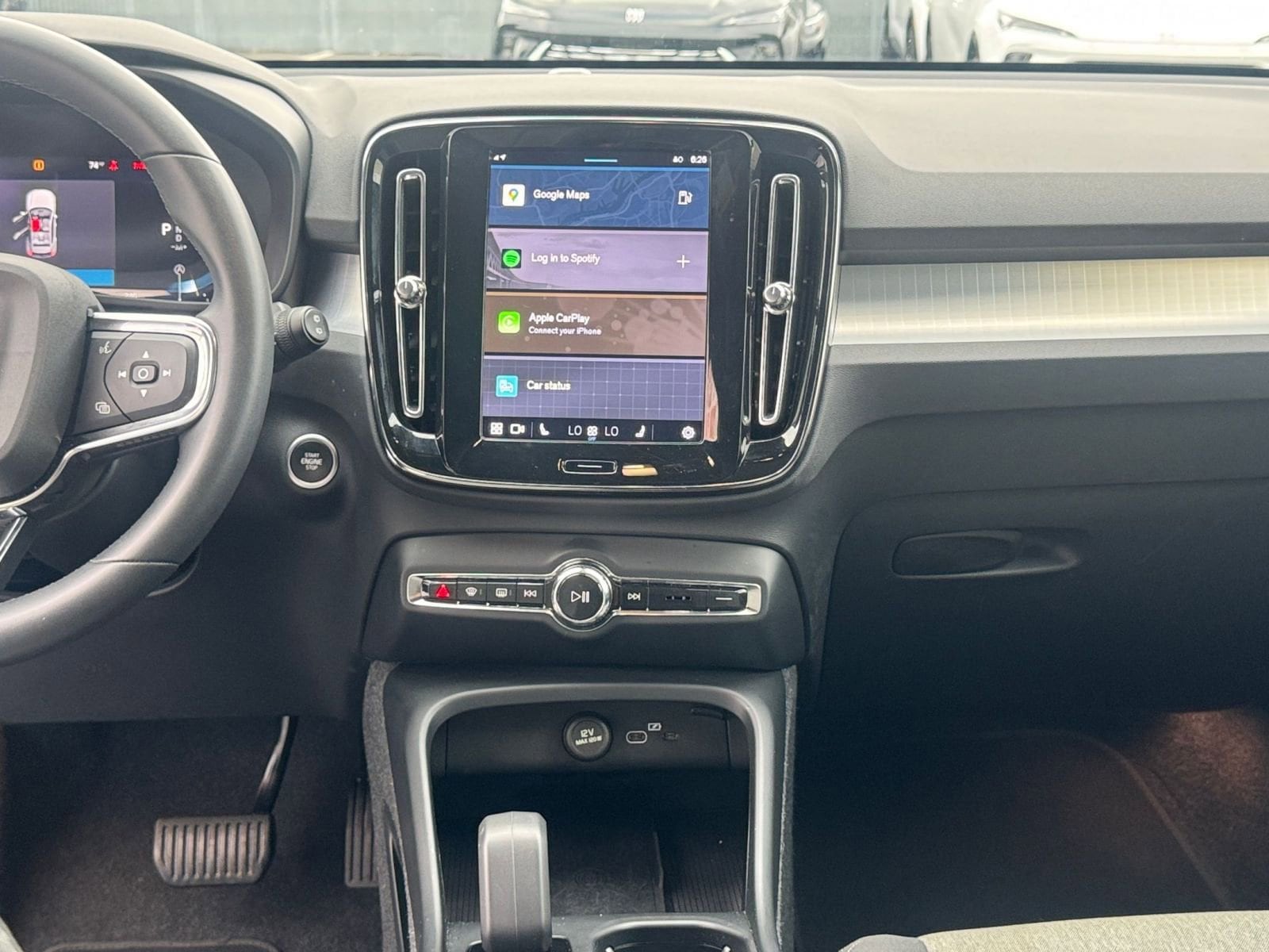 Thumbnail: 2024 Volvo XC40 - 18