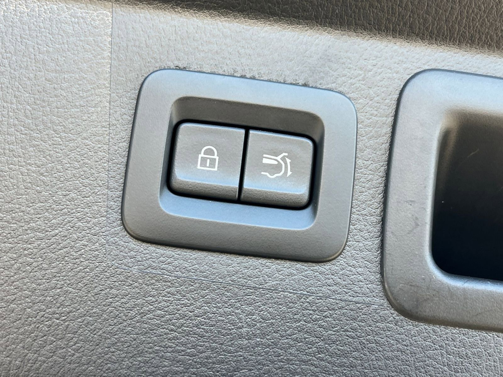 Thumbnail: 2025 Mazda CX-50 - 23