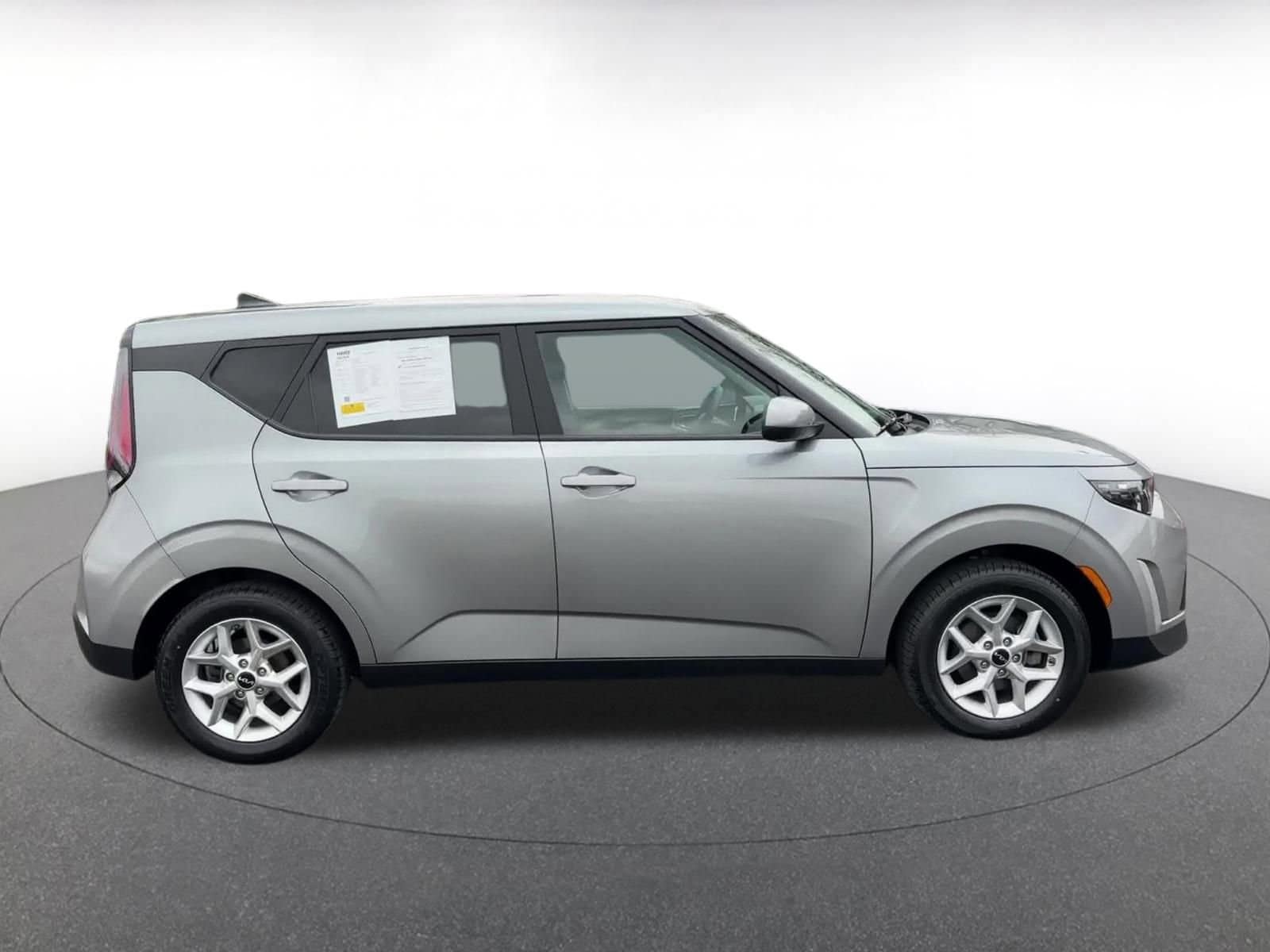 2024 Kia Soul LX 16