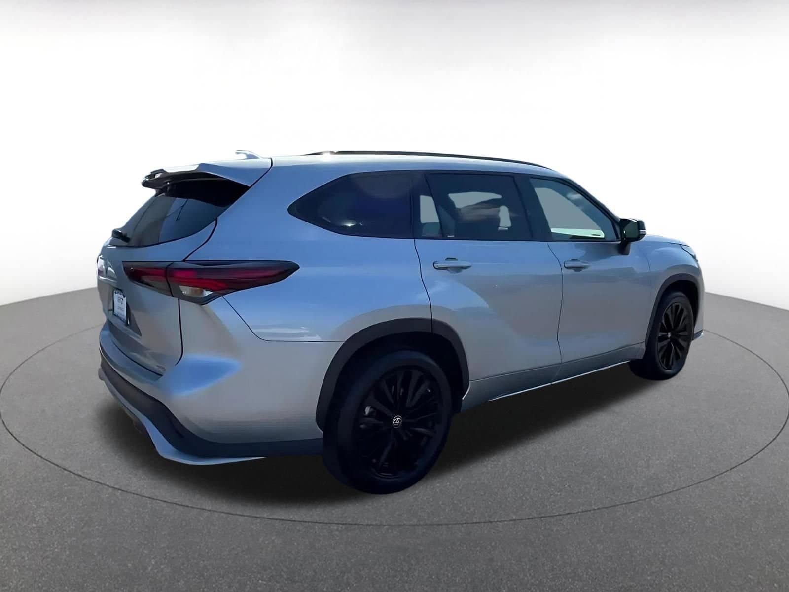 Thumbnail: 2024 Toyota Highlander - 12