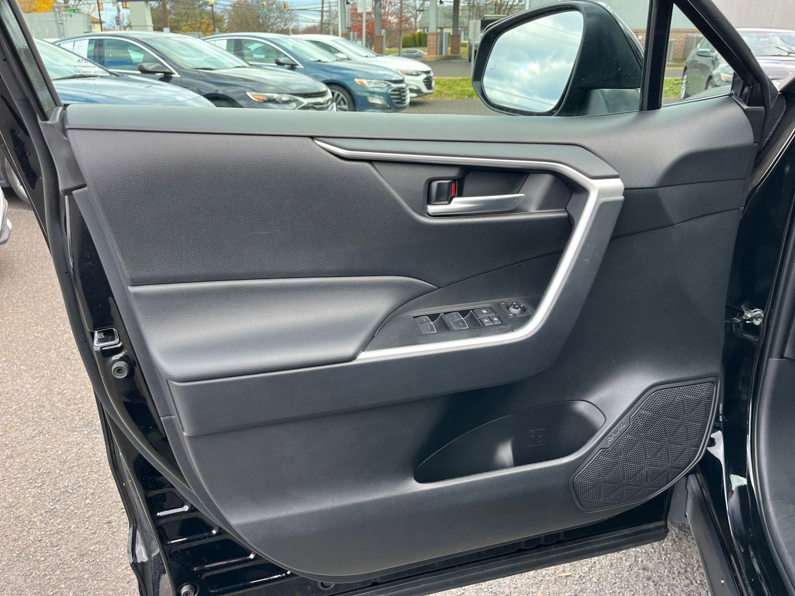 Thumbnail: 2025 Toyota RAV4 - 20