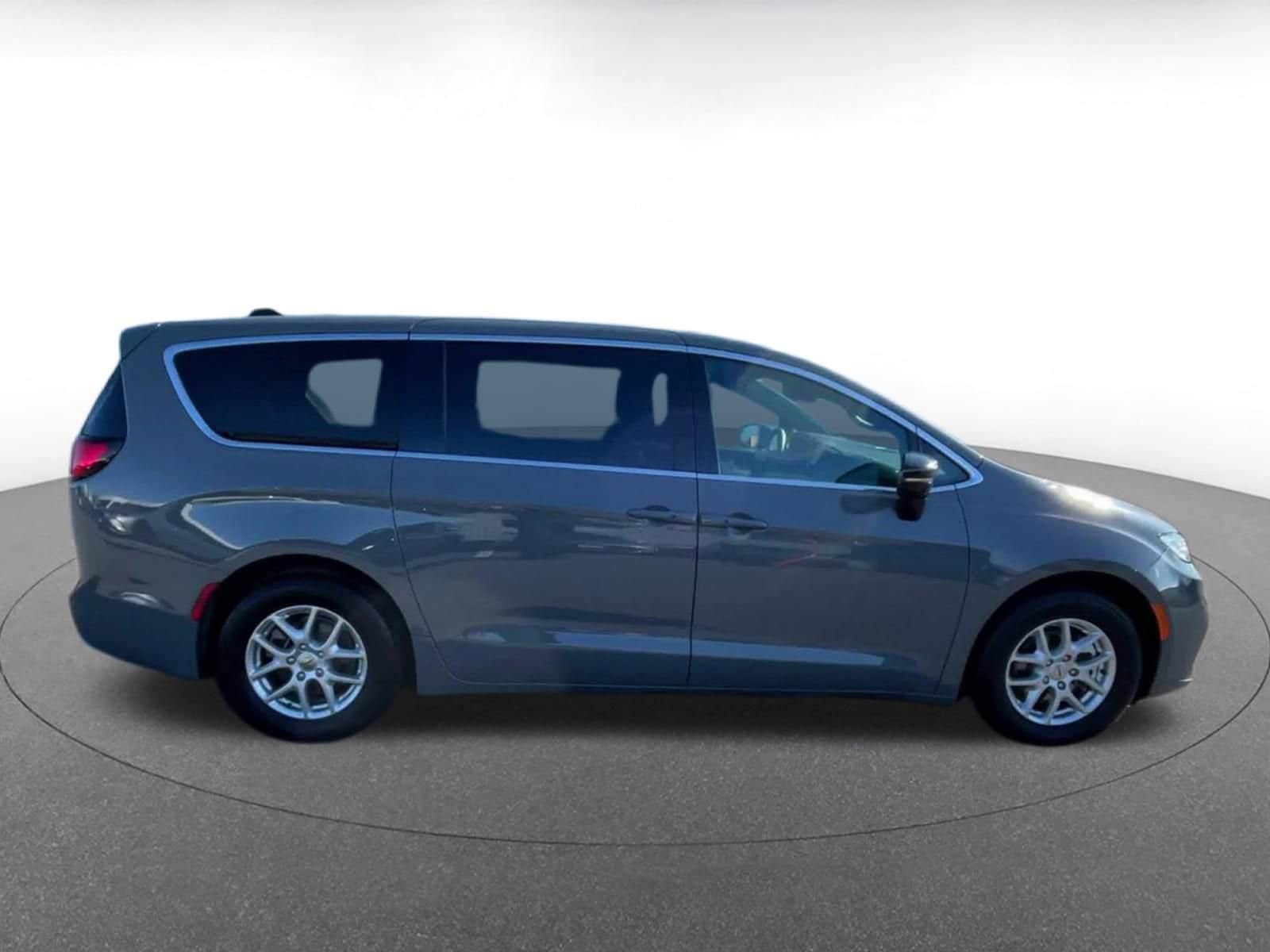 Thumbnail: 2025 Chrysler Pacifica - 16