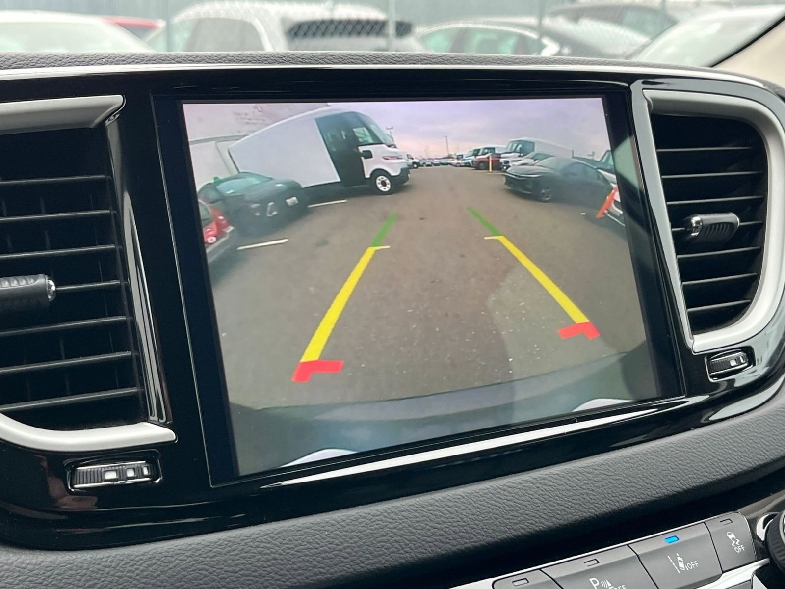 Thumbnail: 2024 Chrysler Pacifica - 17