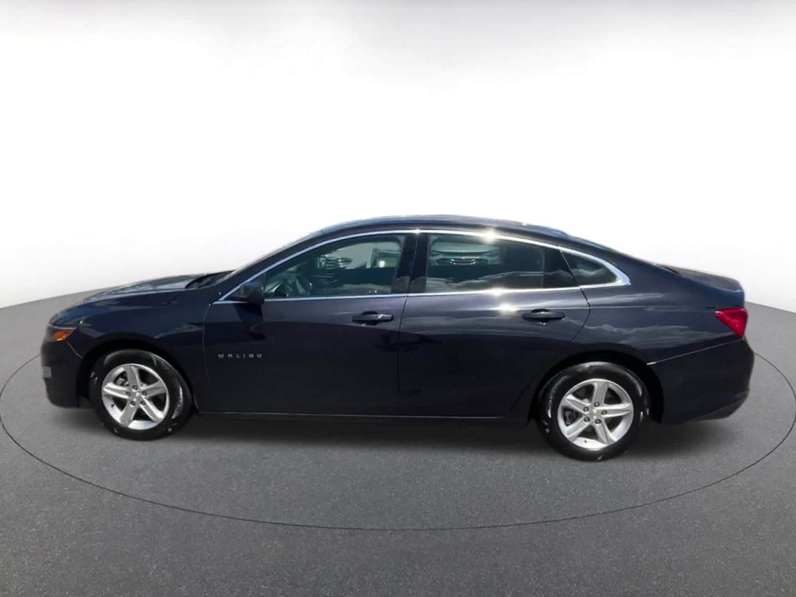Thumbnail: 2023 Chevrolet Malibu - 8